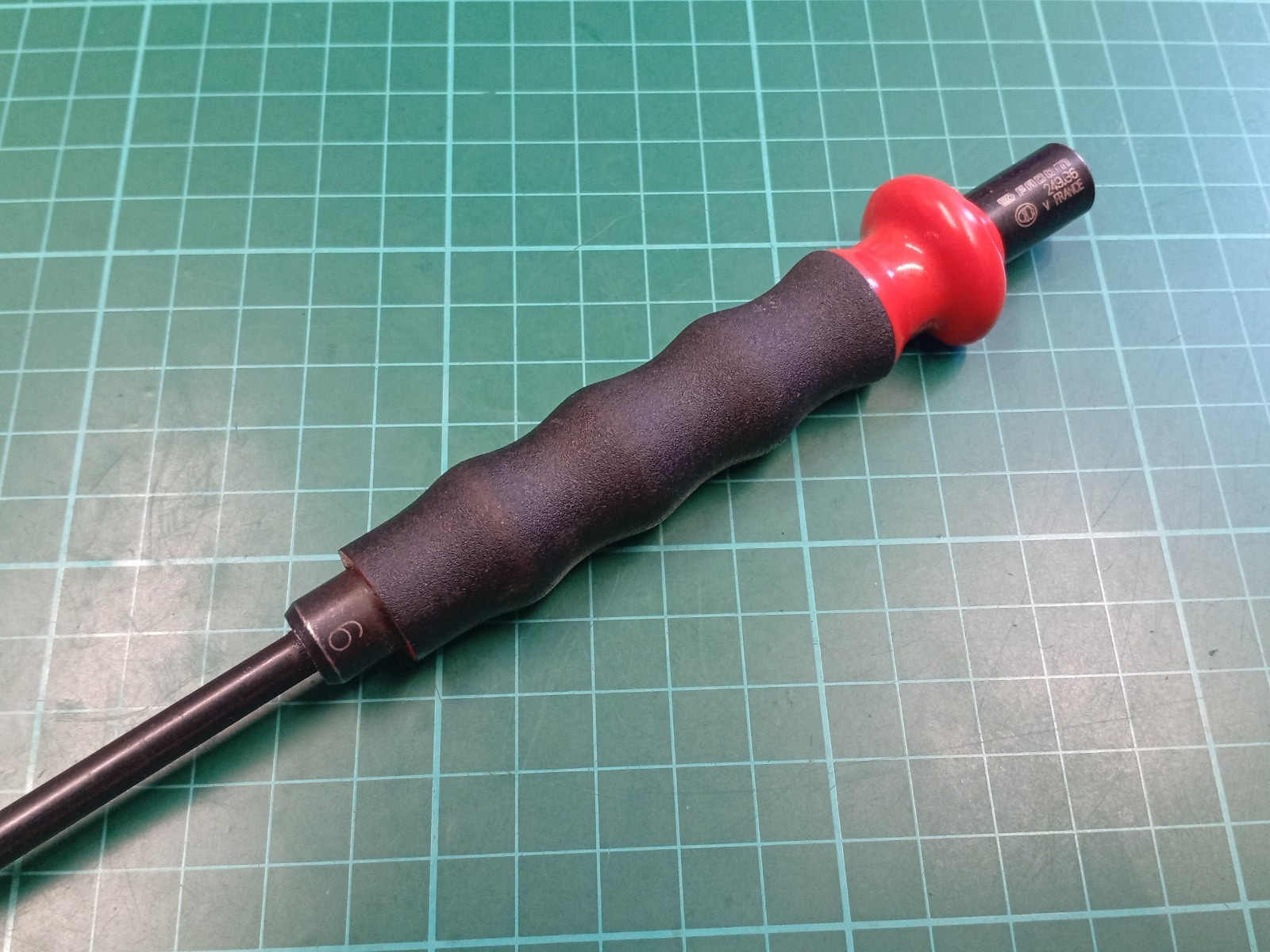 Facom 249.G6 Sheathed 6mm Drift Punch, France