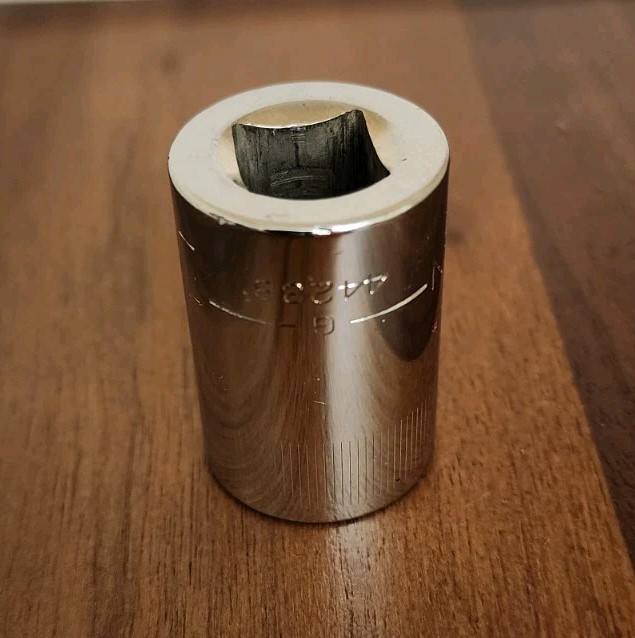 Craftsman USA 19mm Socket 12 Point 1/2″ Drive G 44238 (Top Knurl)