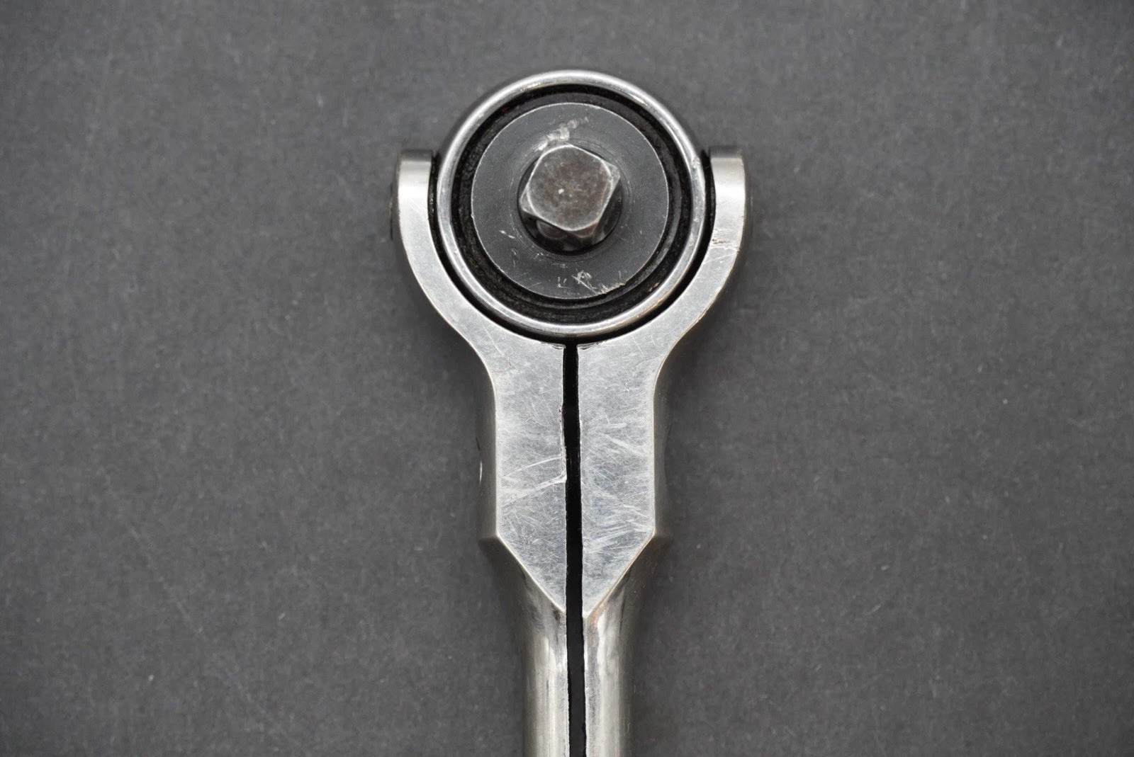 Snap On Ratchet 3/8” Drive Round Head Swivel Soft Grip Handle ( Red ) FHNF100
