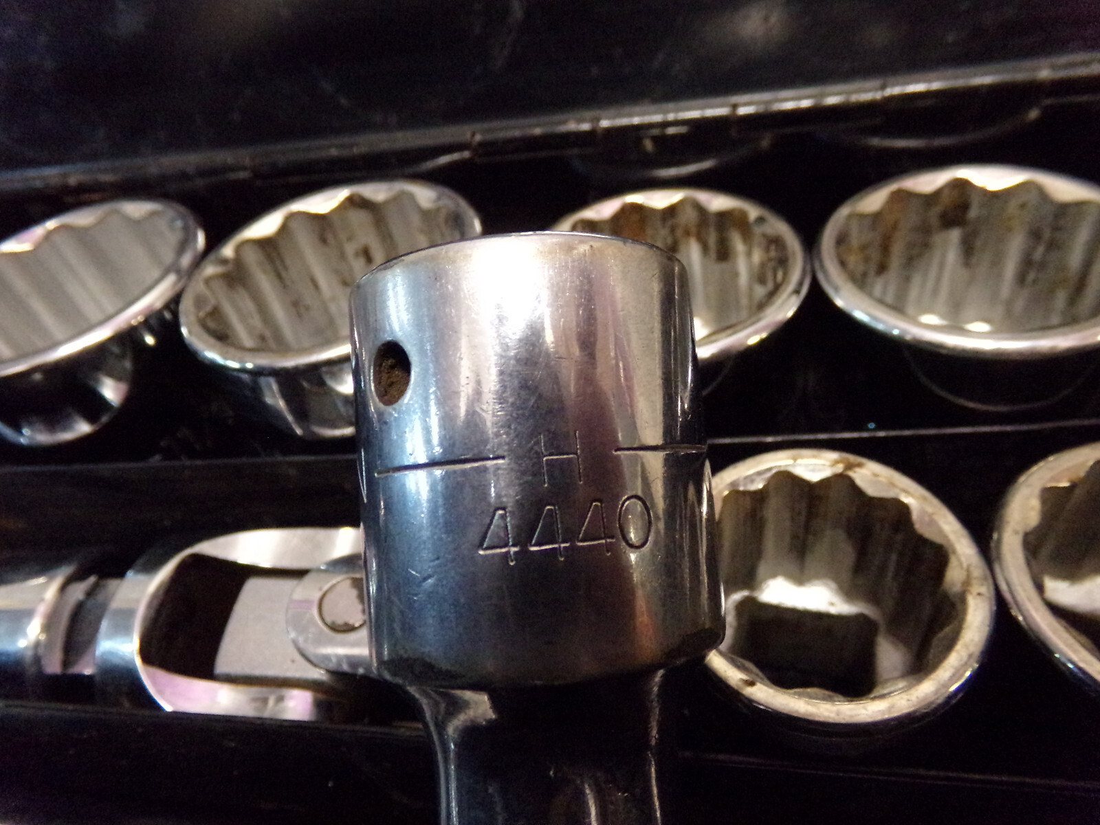 CASE IH PROFESSIONAL 3/4″ Drive Sockets, 1/2″ Breaker, & CARLYLE Extensions 19pc
