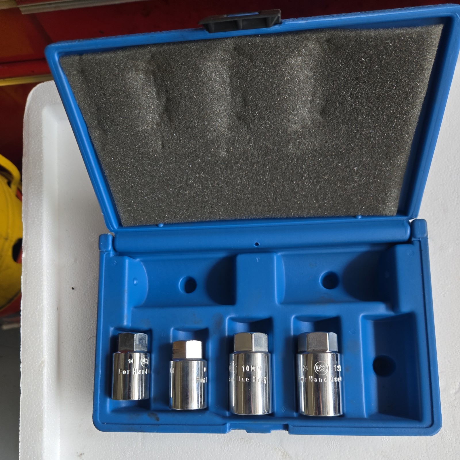 Assenmacher Specialty Tools 4 Piece Metric Stud Extractor Set #201