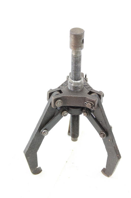 Oldtimer Vintage 3 Arm Puller With Lockable Mechanism