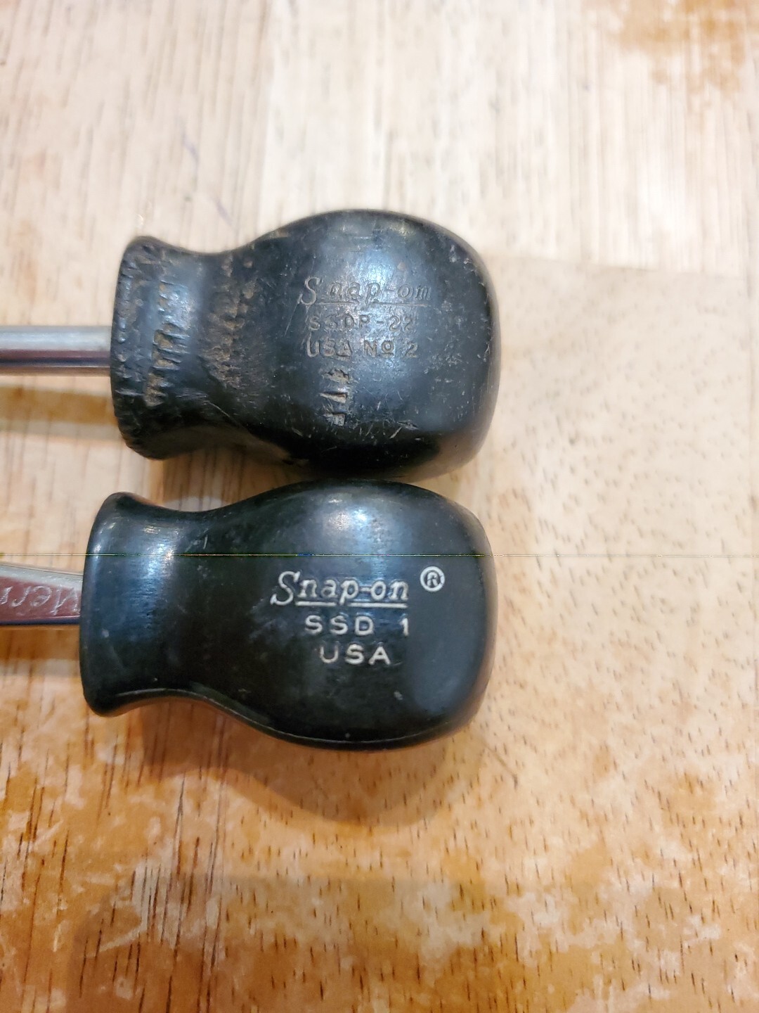 Snap On #2 Phillips Flat Head Stubby Screwdrivers Black Hard Handles Lot Of 2
