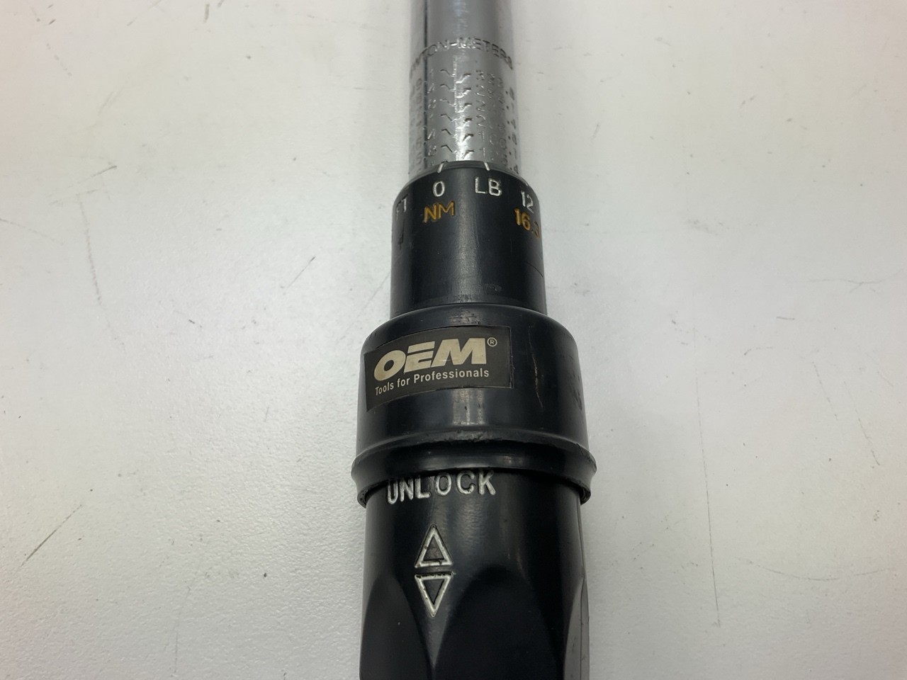 USED #13 – OEM Tools 1/2″ Drive Click Type Torque Wrench (30-250 Ft Lb)