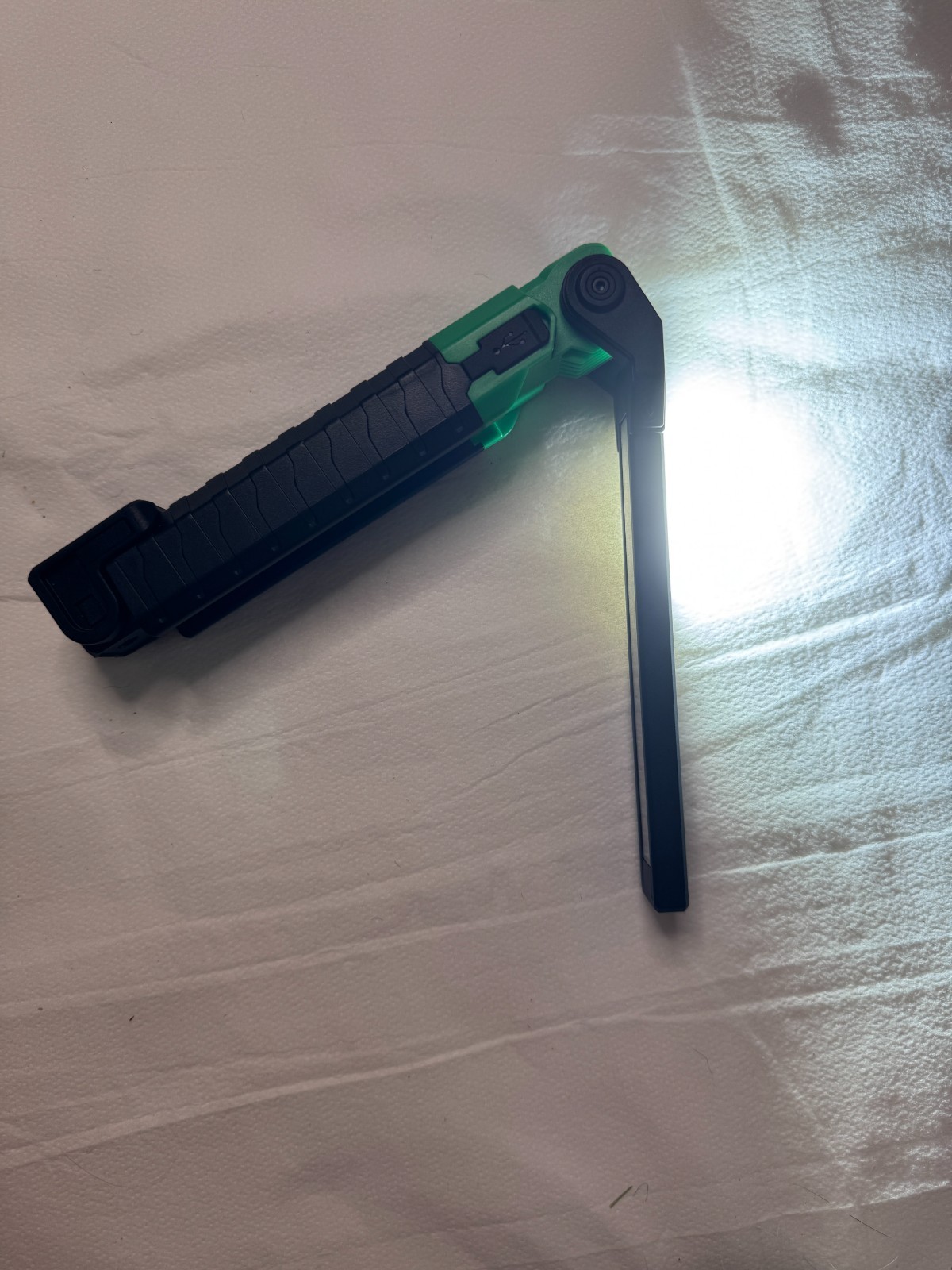 Matco Tools Cordless Folding Work Light MWLAG – Green
