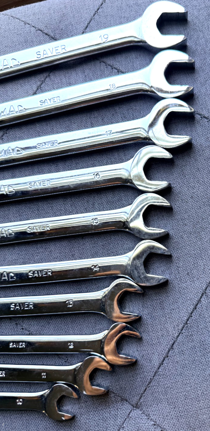 MAC Tools 10pc Metric MB19KS Knuckle Saver Combo End Wrench Set, #10 thru #19
