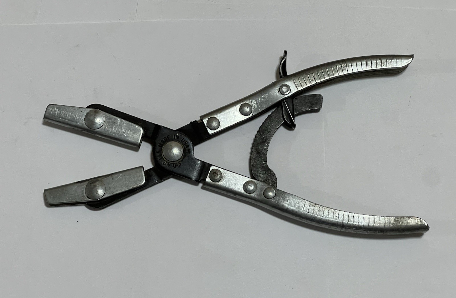 KD Tools Vintage No 145 Hose Clamp Locking Pinch Pliers 2-1/2″ Wide Jaws USA