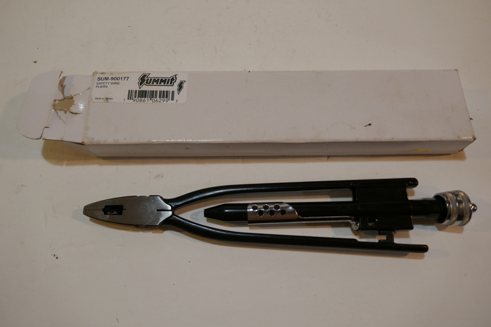 Summit Racing SUM-900177 Pliers, Safety Wire, Twisting, Steel, Black,