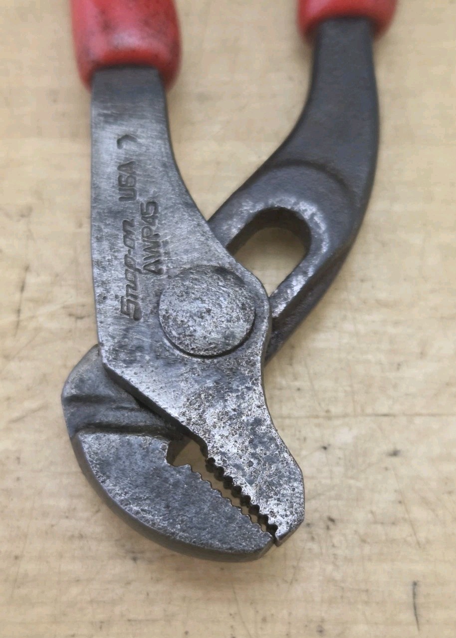 Snap On AWP45 – 5″ Long Soft Grip Adjustable Joint Pliers