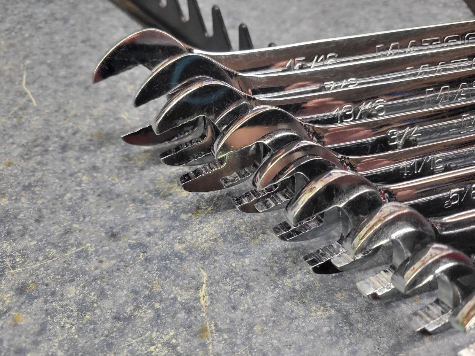 Matco 13-Piece SAE 12-Point Combination Wrench Lot 1/4 – 15/16″