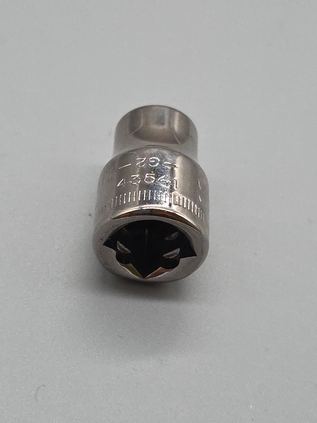 Craftsman Tools – 3/8″ Drive 6 Point 9mm Shallow Socket – G2 43541 USA