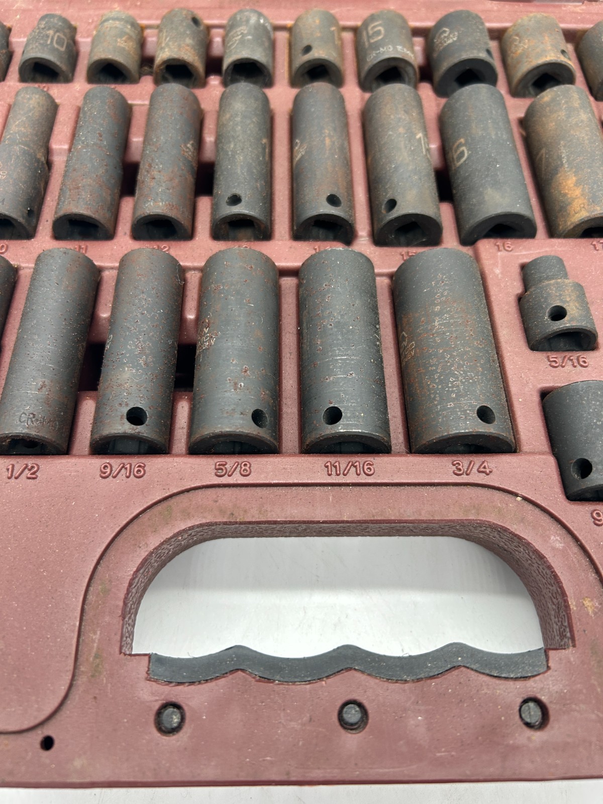 Matco Tools SBP426V 3/8″ Drive 42-Piece SAE & Metric 6pt Impact Socket Set
