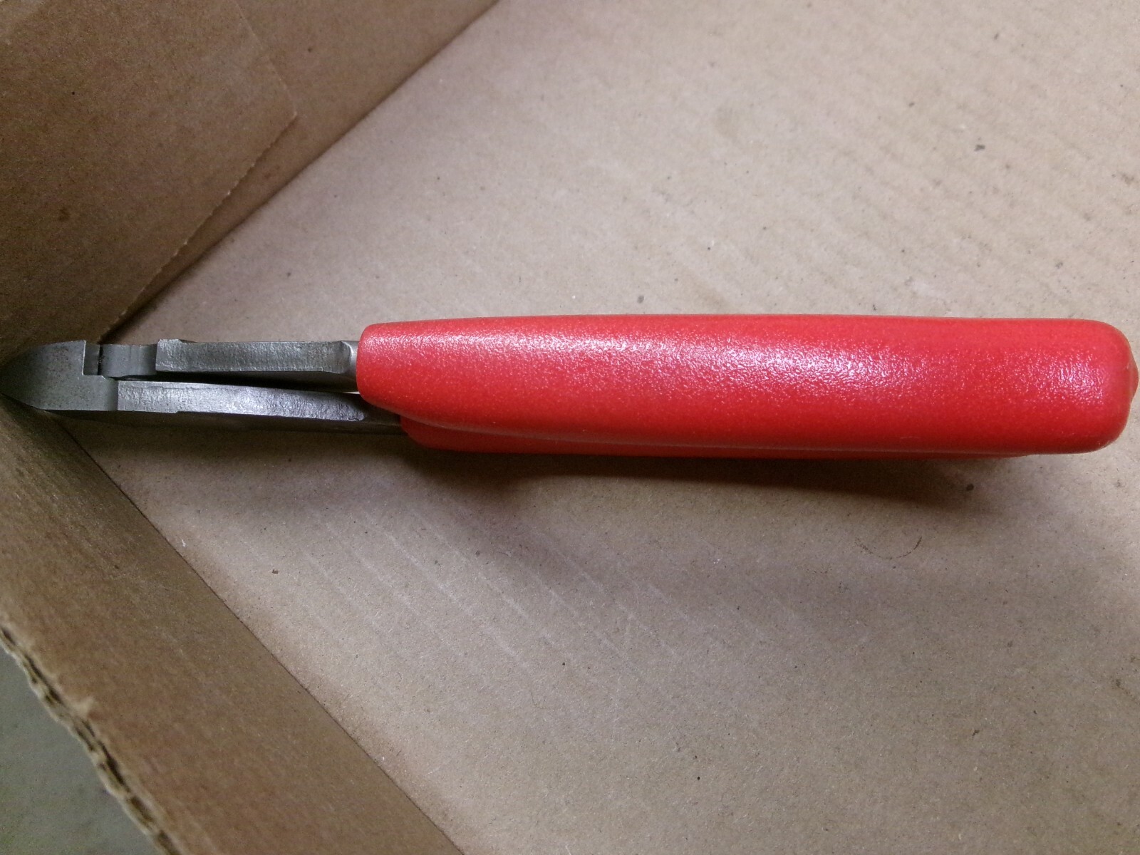 Snap-On USA 7-1/2″ Red Comfort Handle Vector Edge Diagonal Cutter Pliers 87ACF