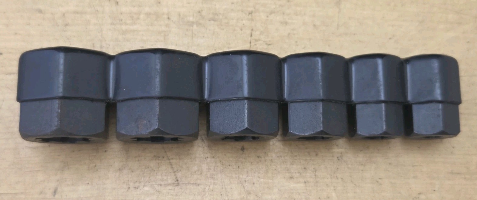 New Lisle Tools 19250 – 6 Pc Stuck Bolt & Stud Remover Set (1/4″ – 9/16″)