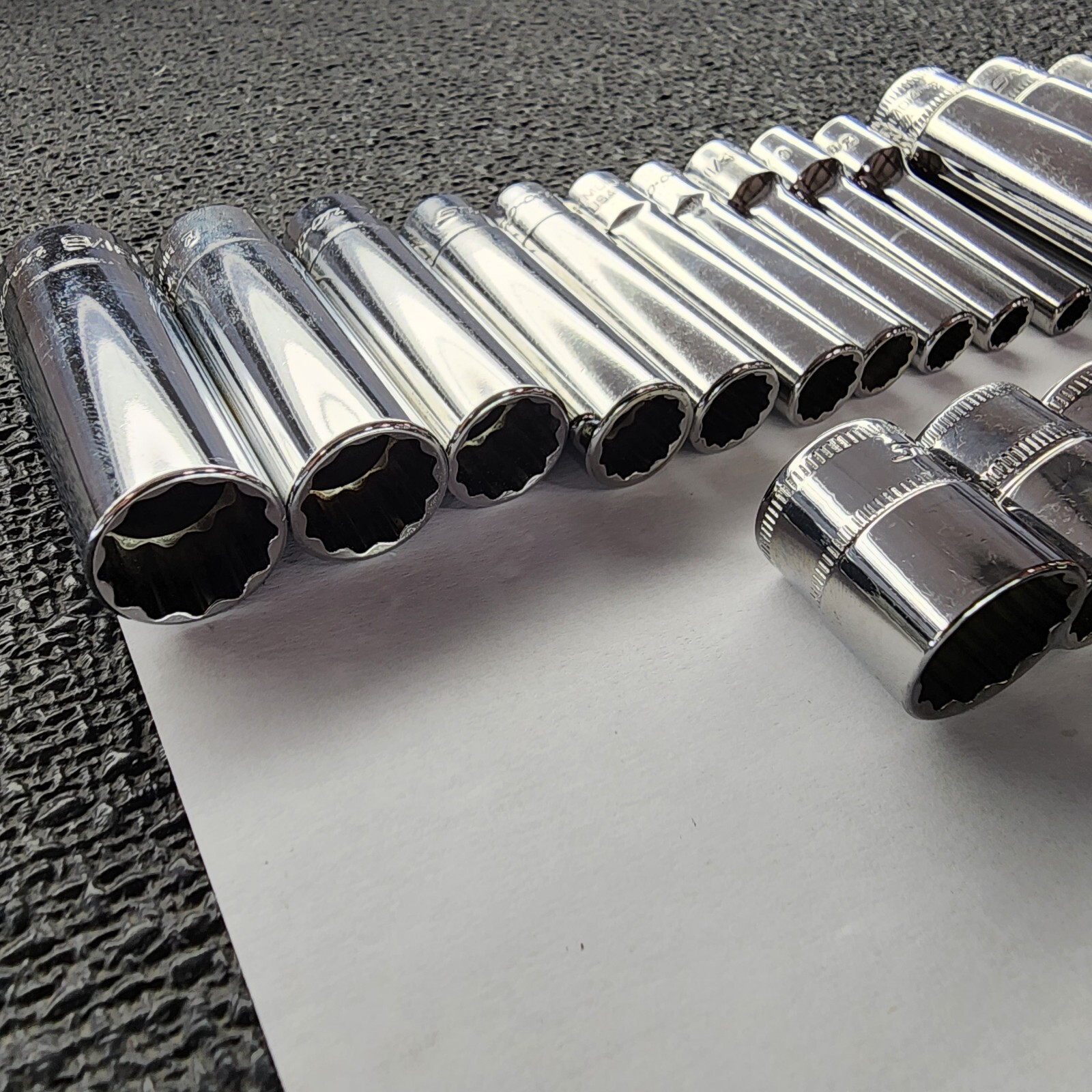 Snap-on Tools NEW 42pc 1/4″ Drive 12-POINT Metric & SAE Socket Set w/Mag Trays