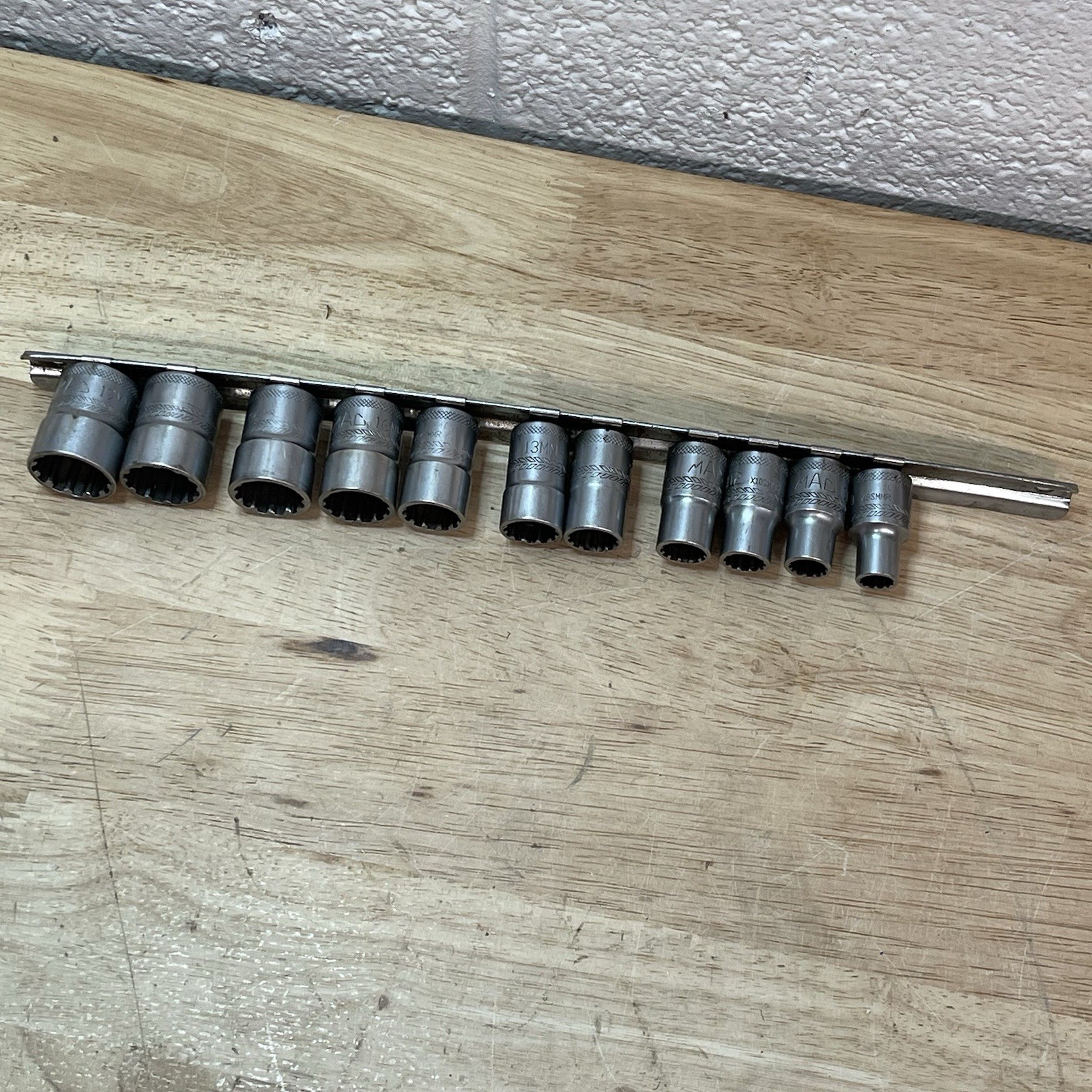 Mac Tools 11Pc 3/8in Drive Metric Socket Set, Shallow 12 point With Tray