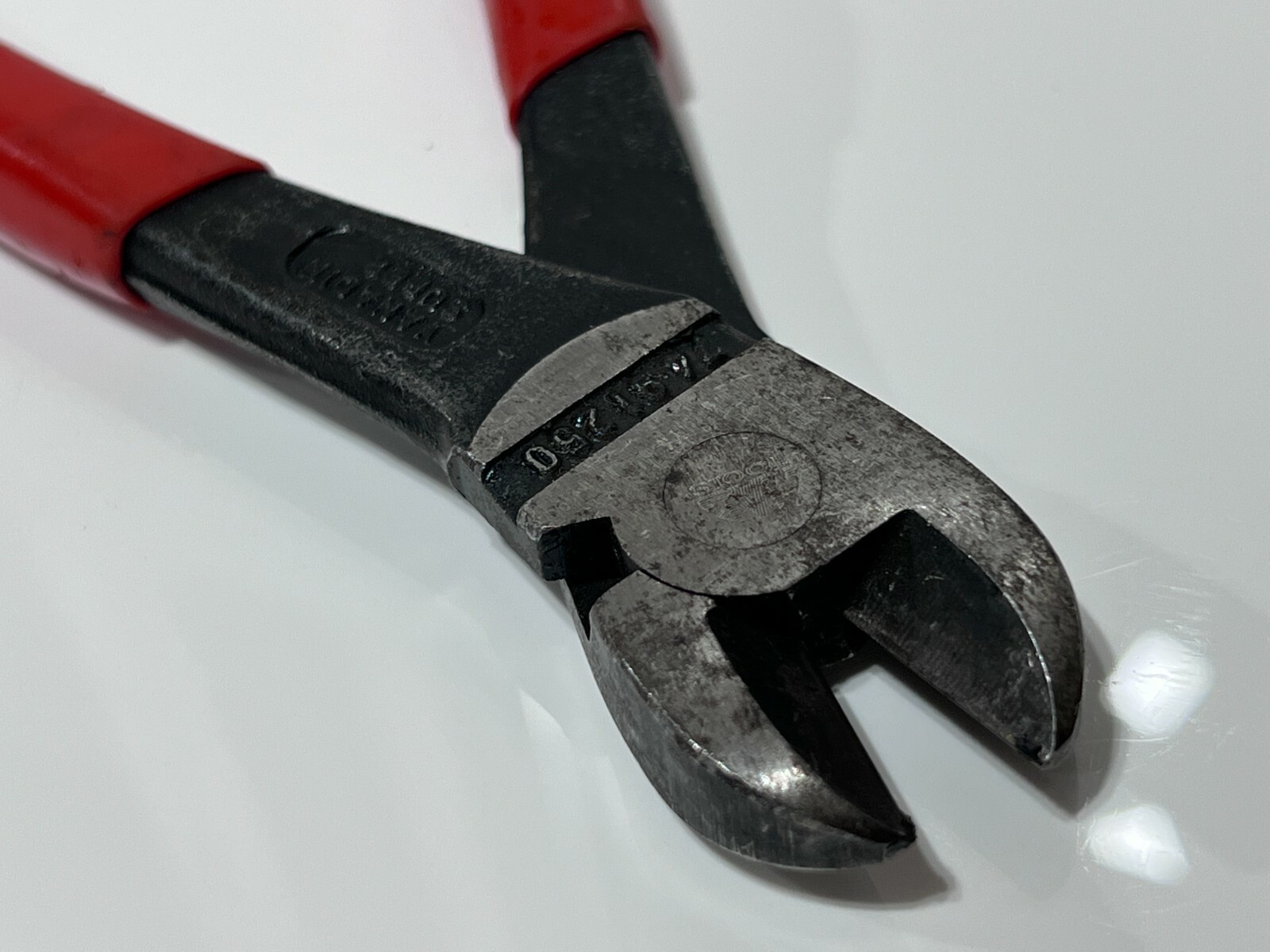 MAC Tools P21 High Leverage Center Cutter Pliers – 10″ Long – Knipex Germany