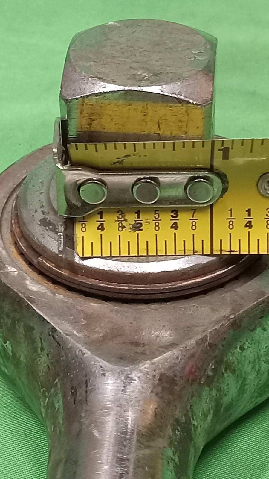 Heavy Duty 1″ Drive Ratchet 25.5″ Long Handle w/ 2-1/2″ Taiwan Socket
