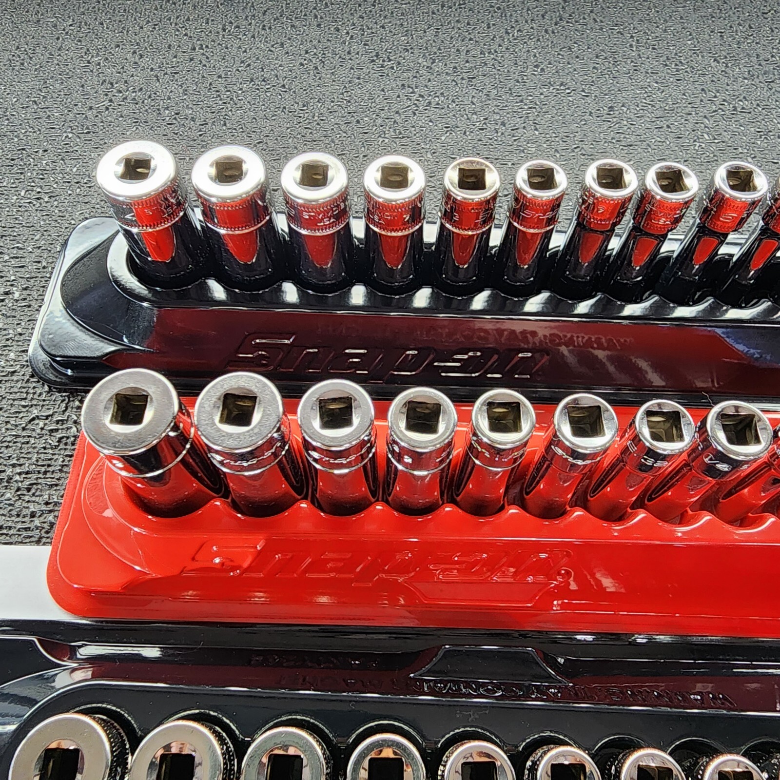 Snap-on Tools NEW 42pc 1/4″ Drive 12-POINT Metric & SAE Socket Set w/Mag Trays