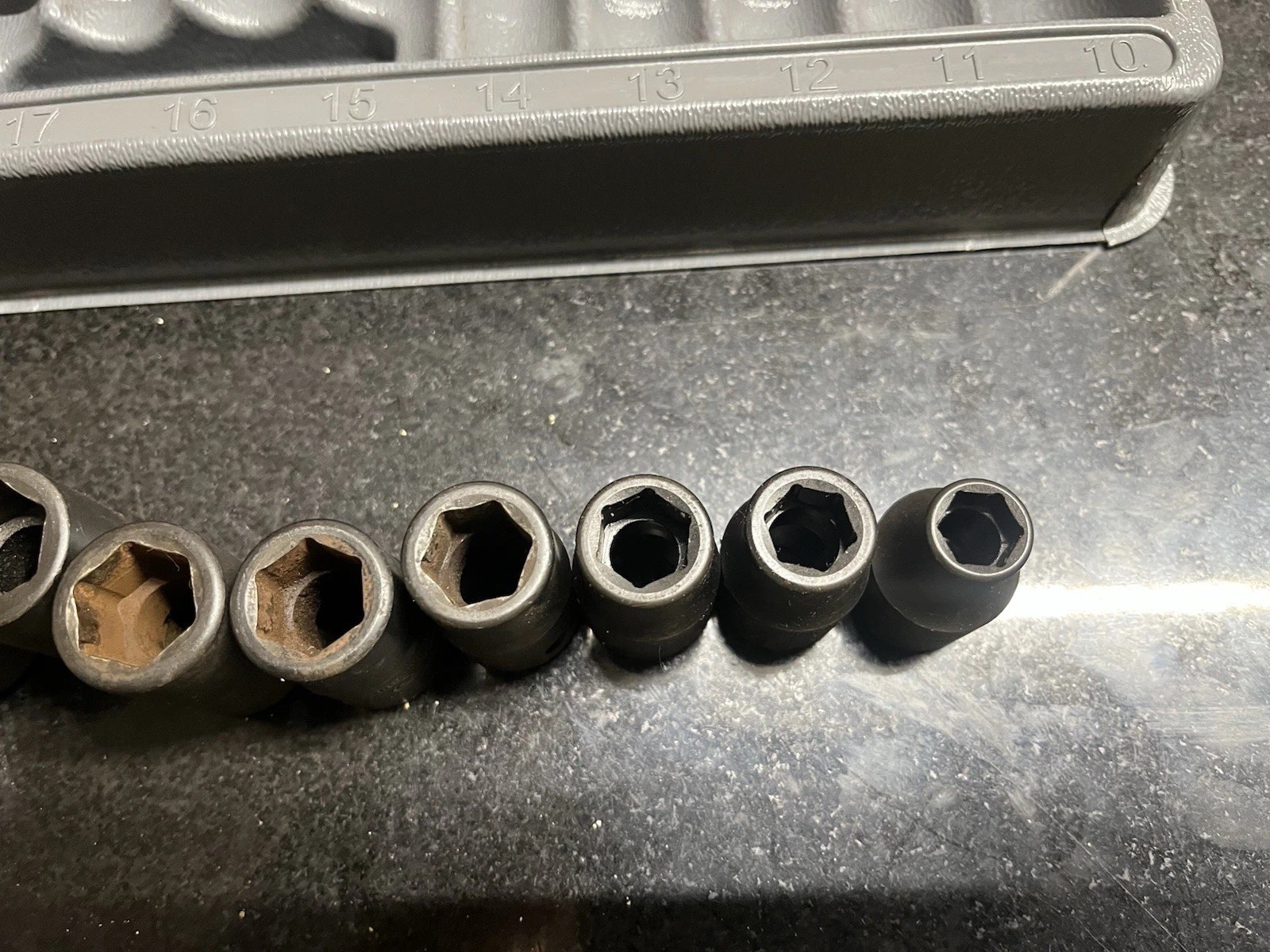 Snap On 15 pc 1/2″ Drive 6-Point Metric Flank Drive Shallow Impact Socket Set