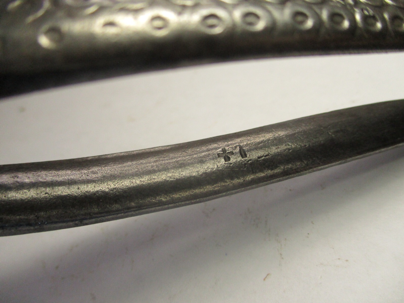 Vacuum Grip +1 Mark inside handle 7″ Long Pliers RARE Design