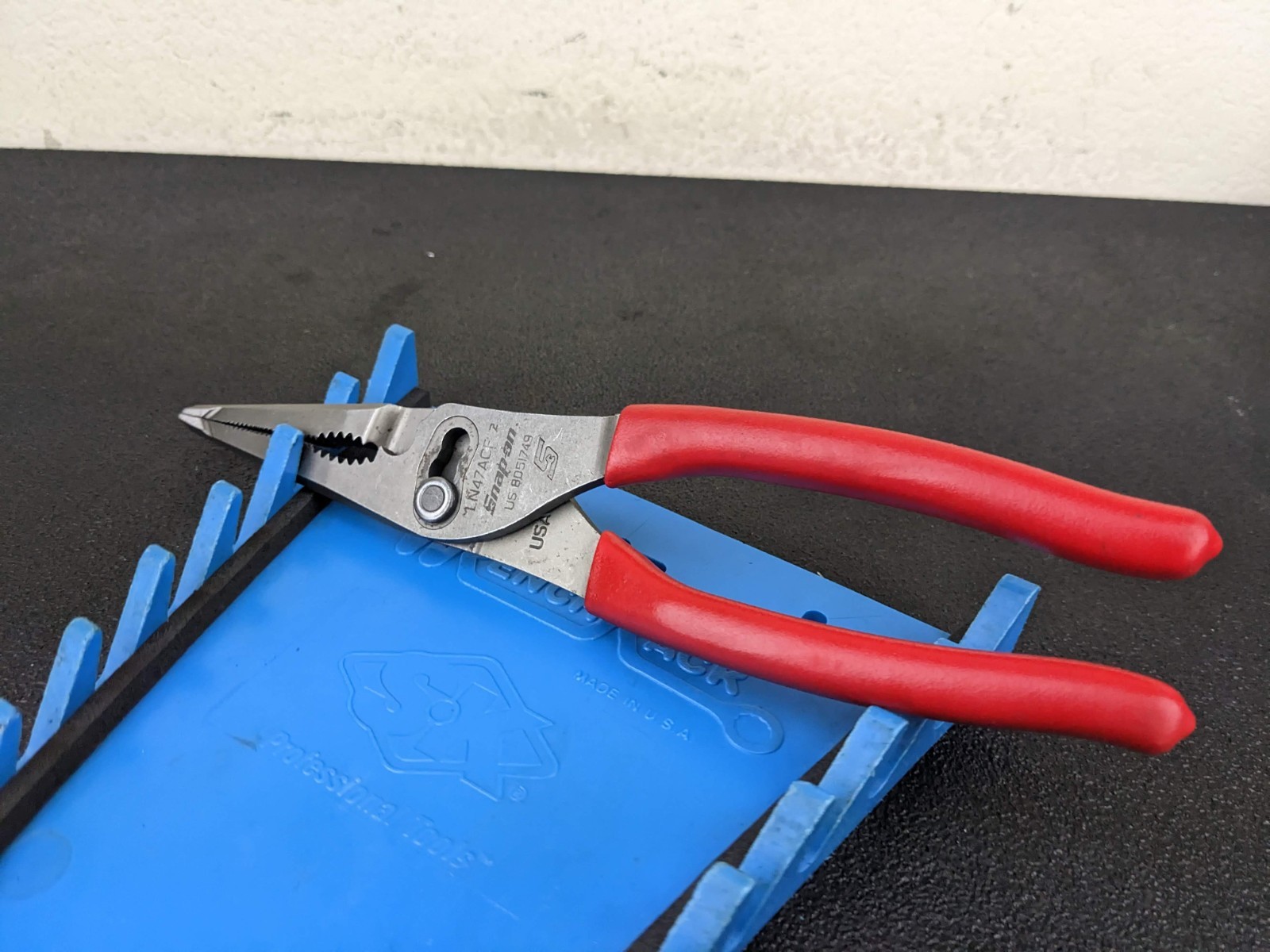#bo172 SNAP ON LN47ACF 9″ Talon Grip Long Nose Slip Joint Pliers RED USA TOOLS