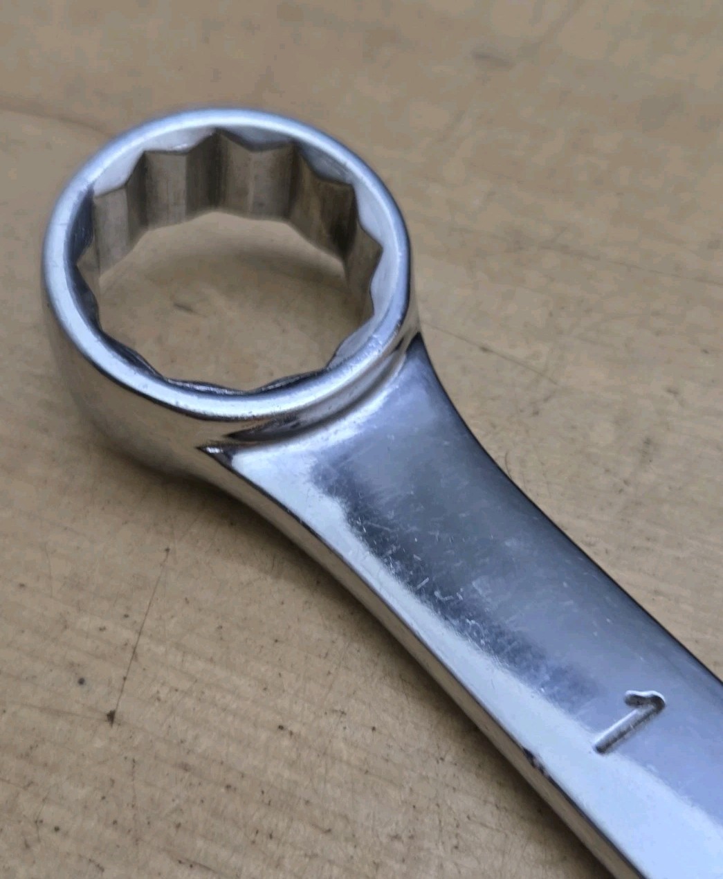 MAC Tools CW32 – 1″ Standard Handle 12Pt Chrome Combination Wrench Nice
