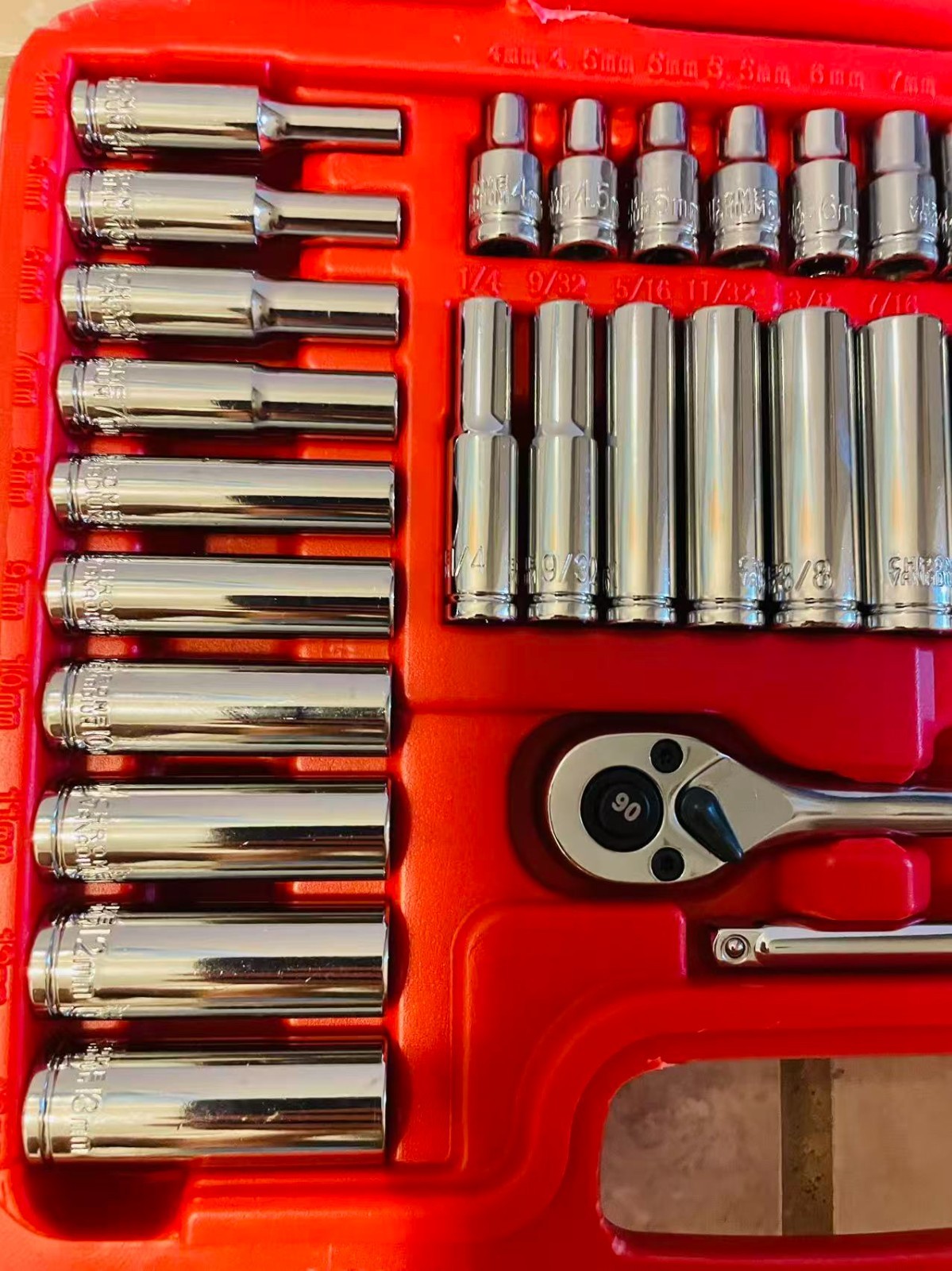 44-Piece 1/4 Inch Drive SAE (3/16 in – 9/16 in) & Metric (4 mm-14 mm) Socket Set