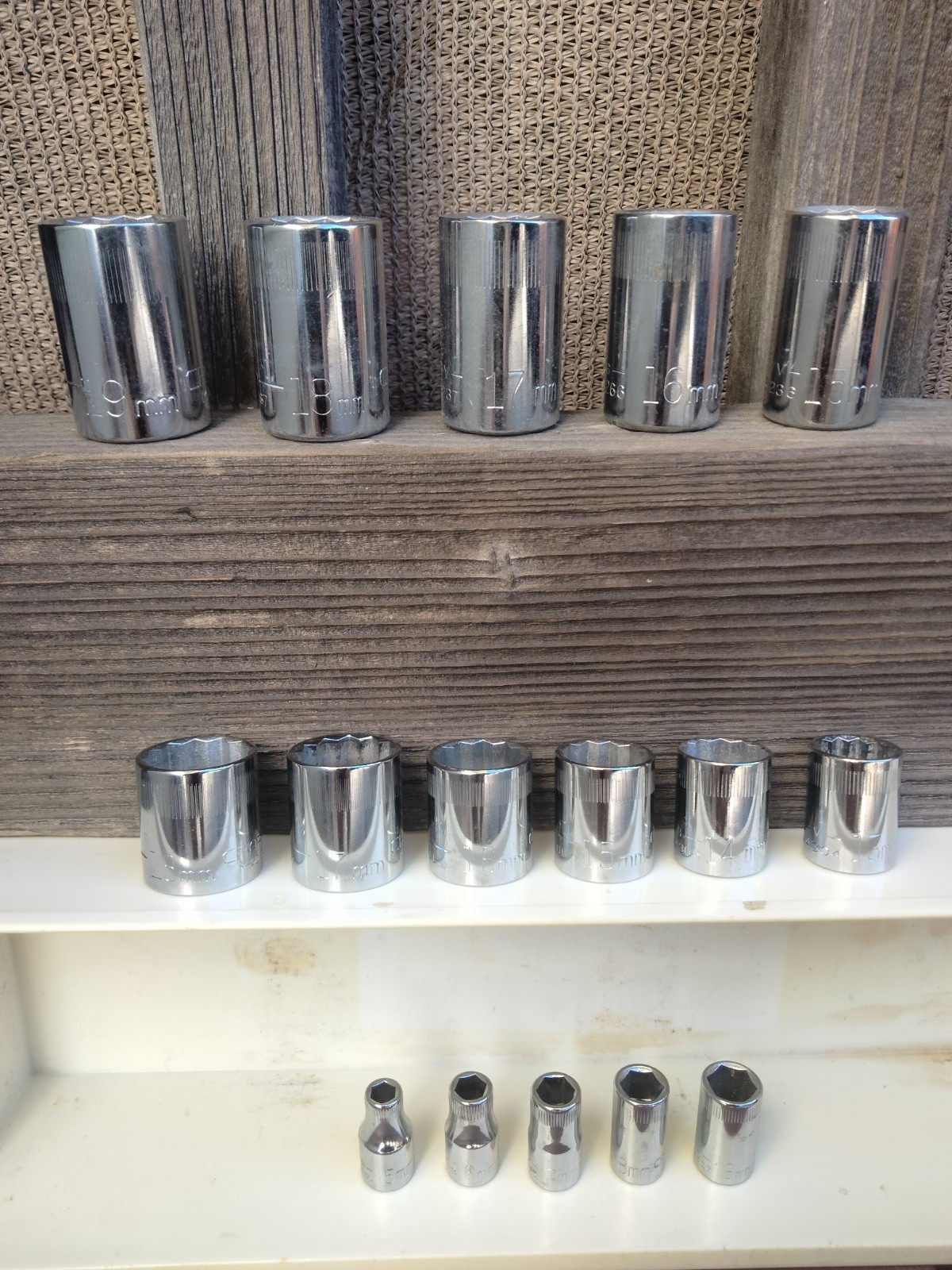 Vtg 1980’s Craftsman USA 16pc Metric 5-19mm Socket Set – 1/4″, 3/8″, 1/2″ Drives