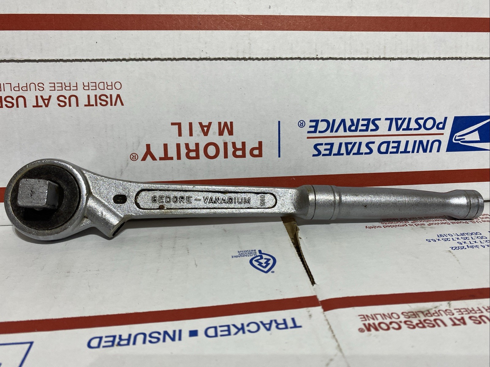 push threw REVERSIBLE 1/2 INCH SQUARE DRIVE RATCHET BY «GEDORE» OF GERMANY f1
