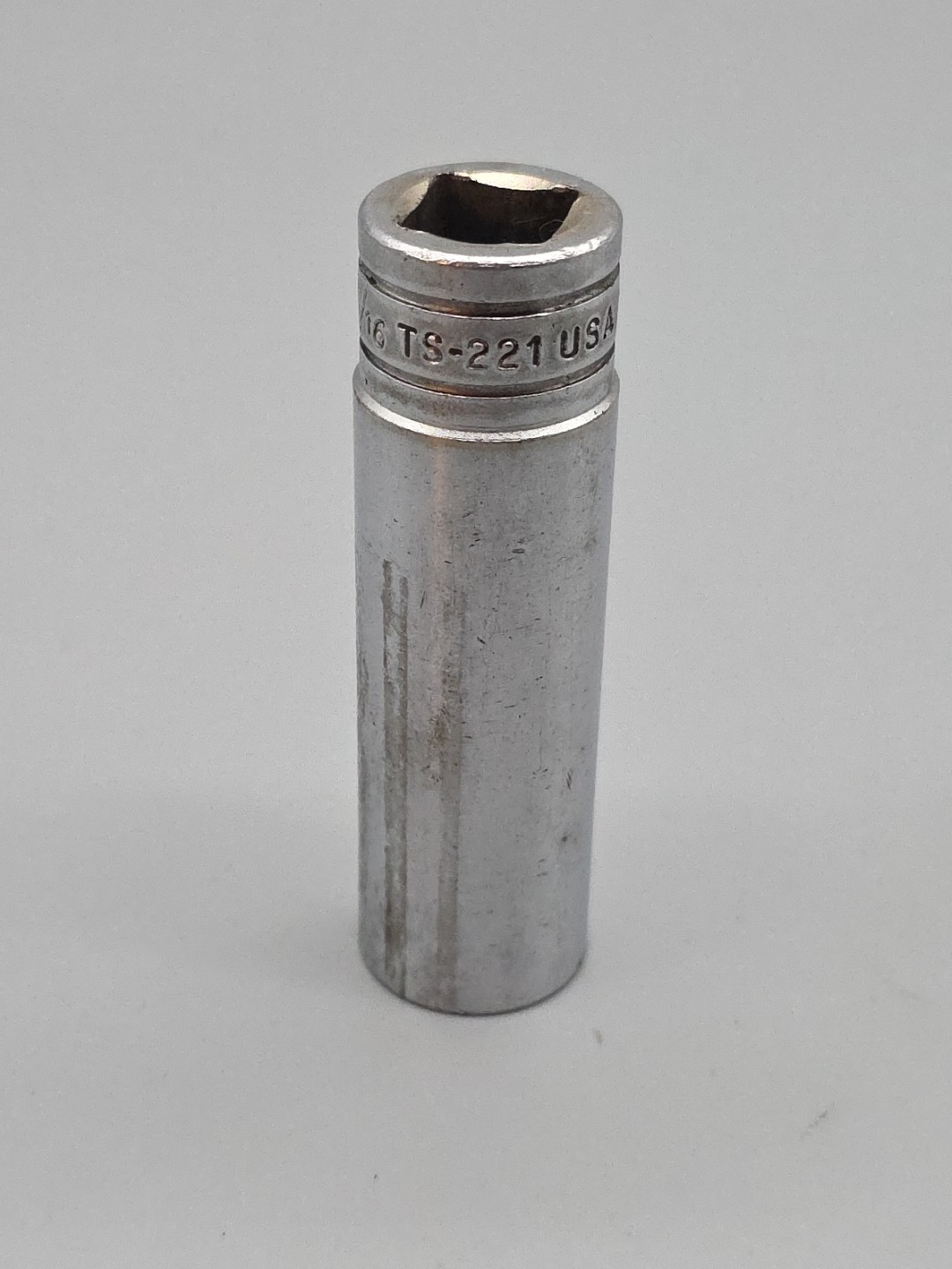 Snap-on Tools 11/16″ TS221 Deep Socket 1/2″ Drive SAE 6 Pt Chrome USA