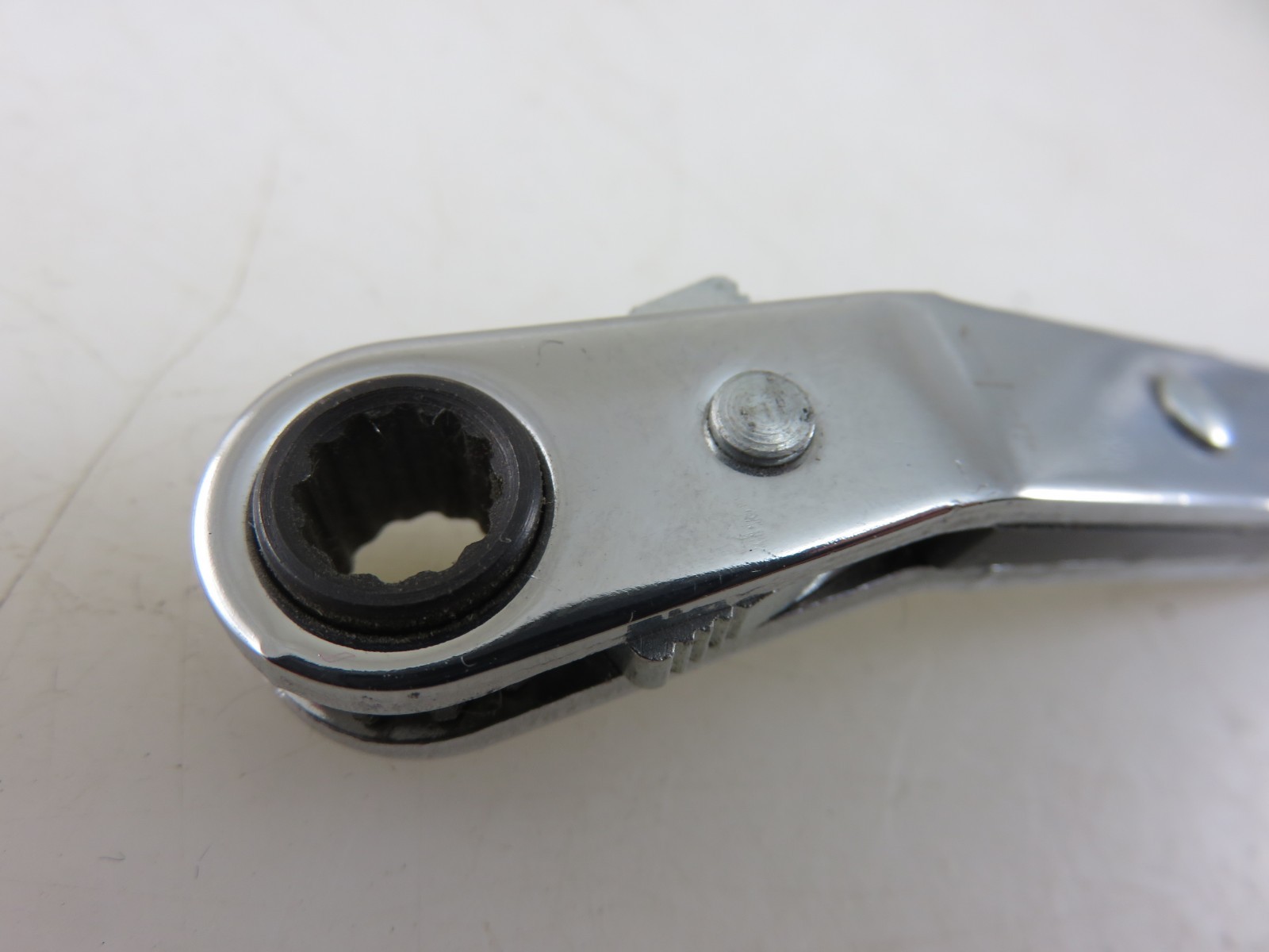 MAC ROW08102 Offset Reversible Ratcheting Double Box End Wrench 1/4″ x 5/16″