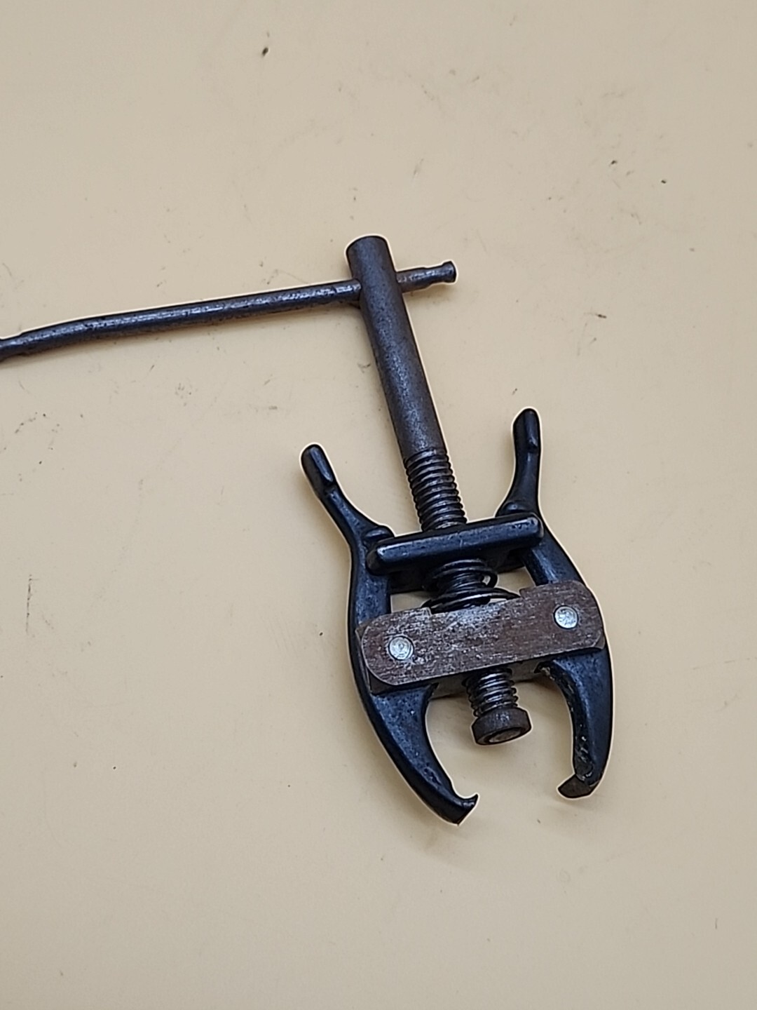 Blue Bird No. 21 Spring Loaded Battery Terminal Puller USA