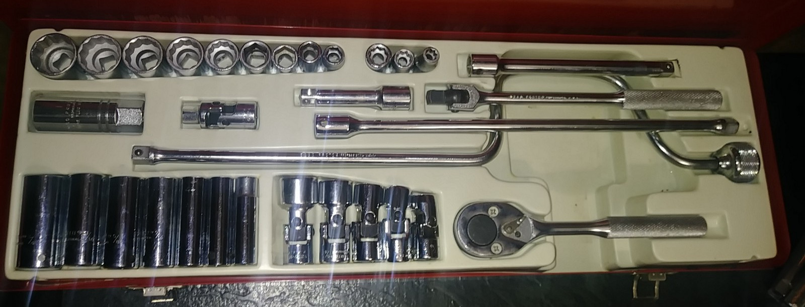 USA Proto 3/8dr 33pc 6&12pt Socket Set Shallow,Deep,Swivel Speeder EUC Metal Box