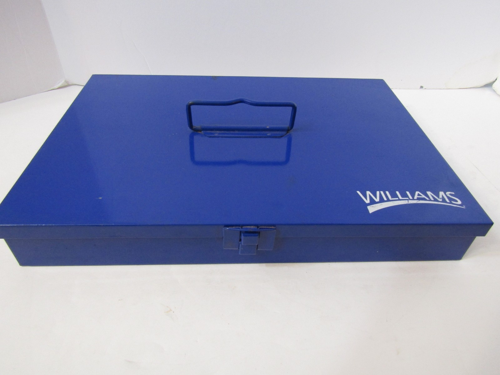 WILLIAMS 16 PC METRIC SOCKET & RATCHET SET IN BLUE METAL CASE
