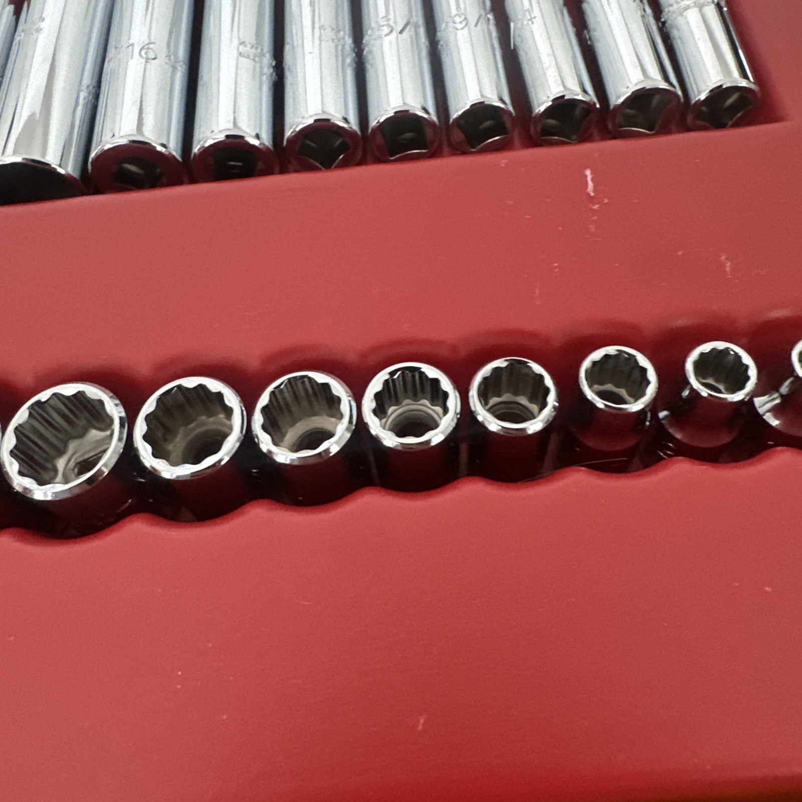 Proto 1/4″ Drive Socket Set 25 Pc. SAE 12 Pt. W/ Case TorquePlus USA No J47118XL