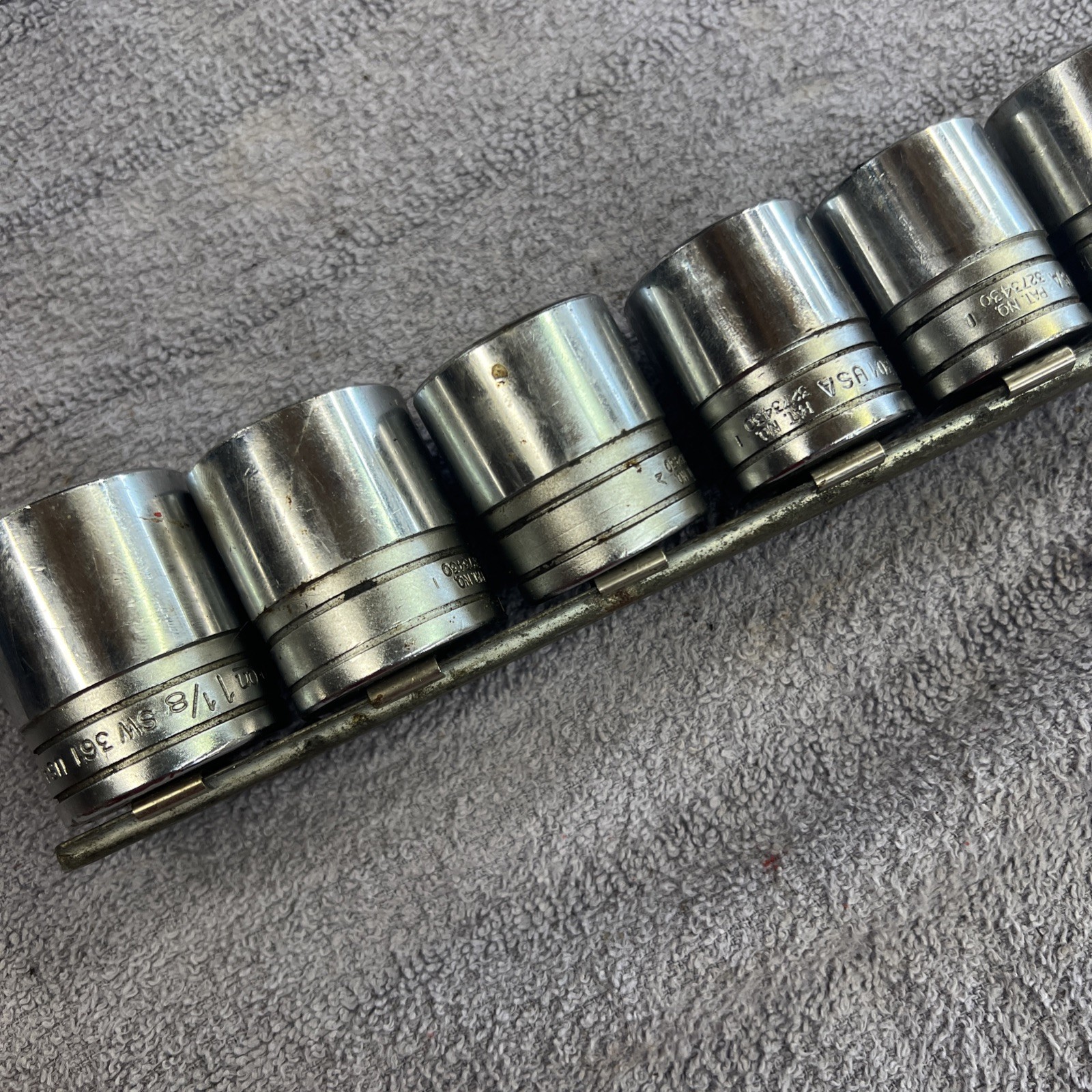 Vintage Snap-On 12 pc 1/2 Drive SAE 12 Point Shallow Socket Set W/Metal Rack