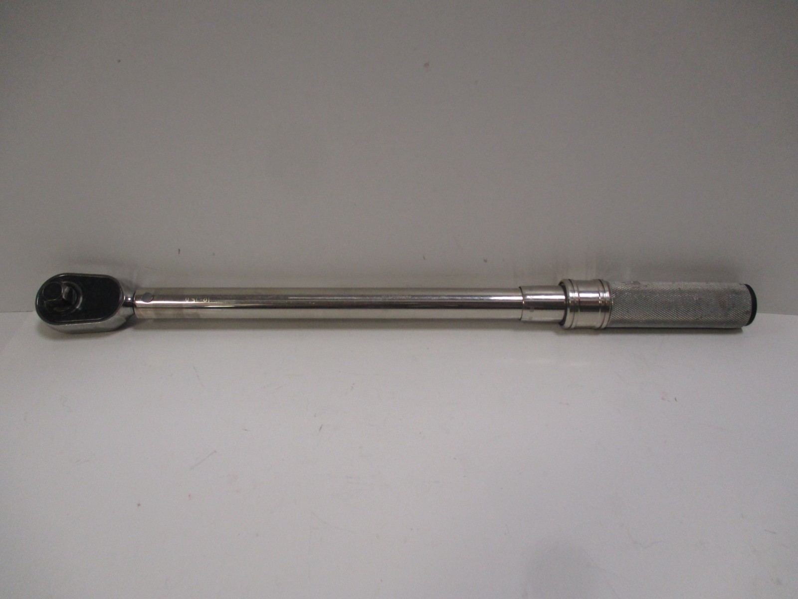 Snap On 1/2″ Drive Click Type Torque Wrench 500-2500 in Lb QD3R2500 Ratchet