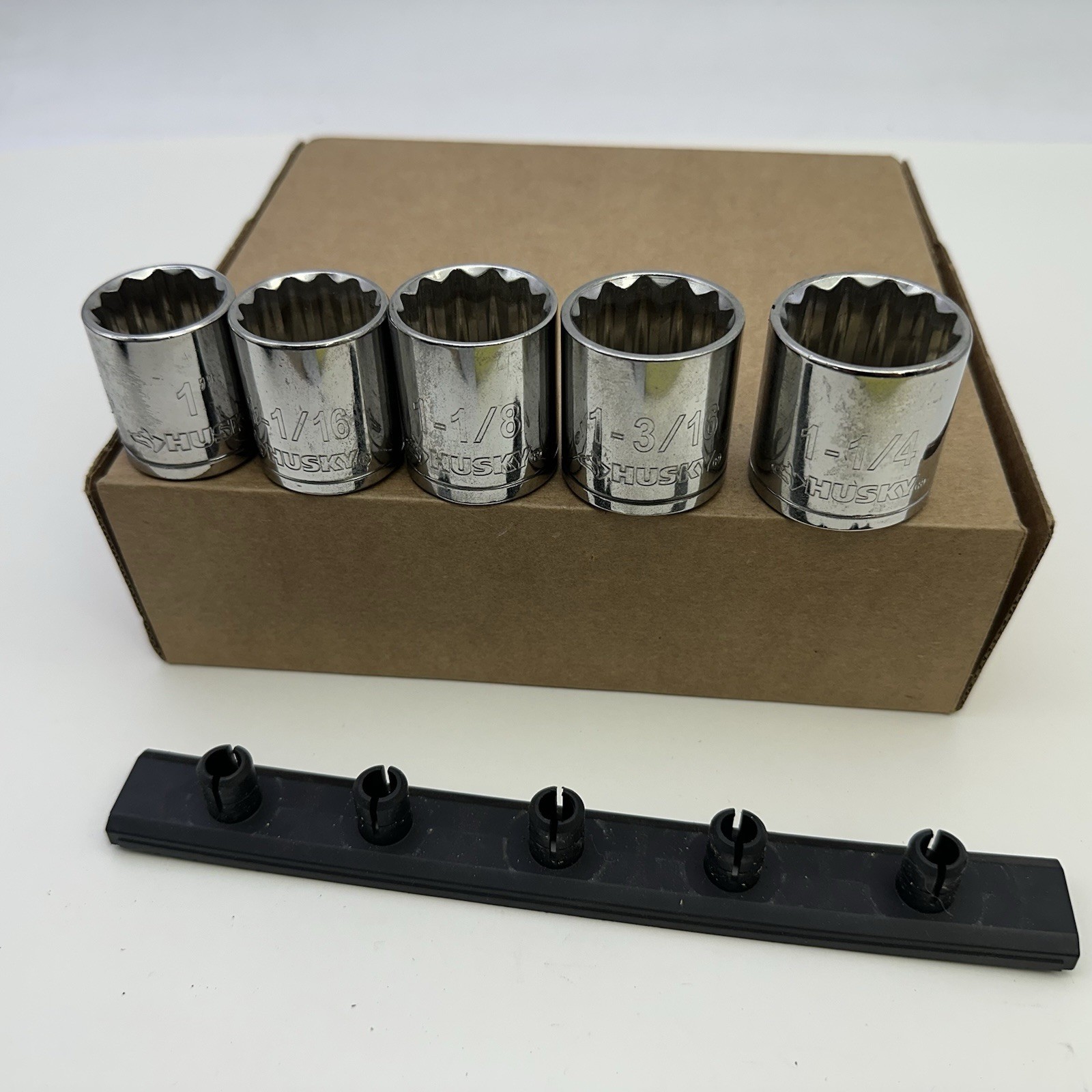 Husky 5 pc 1/2″ Drive 12 Point SAE Socket Set 1″, 1-1/16, 1-1/8, 1-3/16, 1-1/4