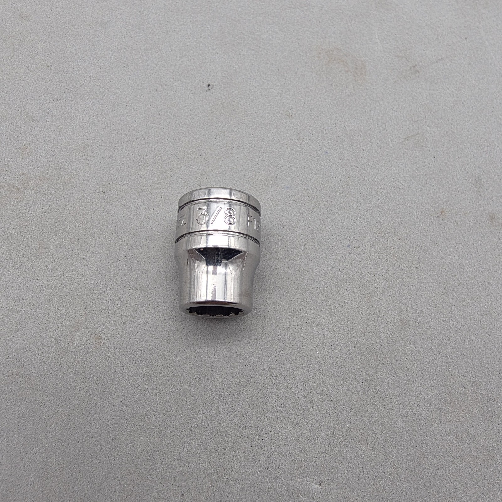 Snap On Tools 3/8″ Drive 3/8″ 12PT SAE Shallow Chrome Socket F121 USA