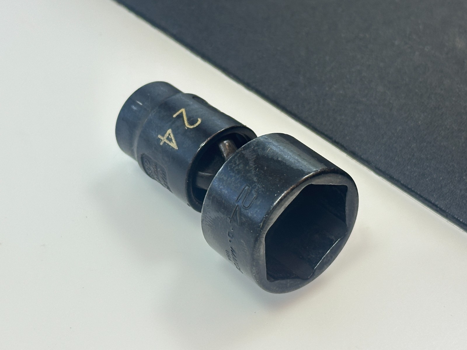 🇺🇸 Matco Tools BUP24M6B 3/8″ Drive 24mm Metric 6-Point Universal Impact Socket