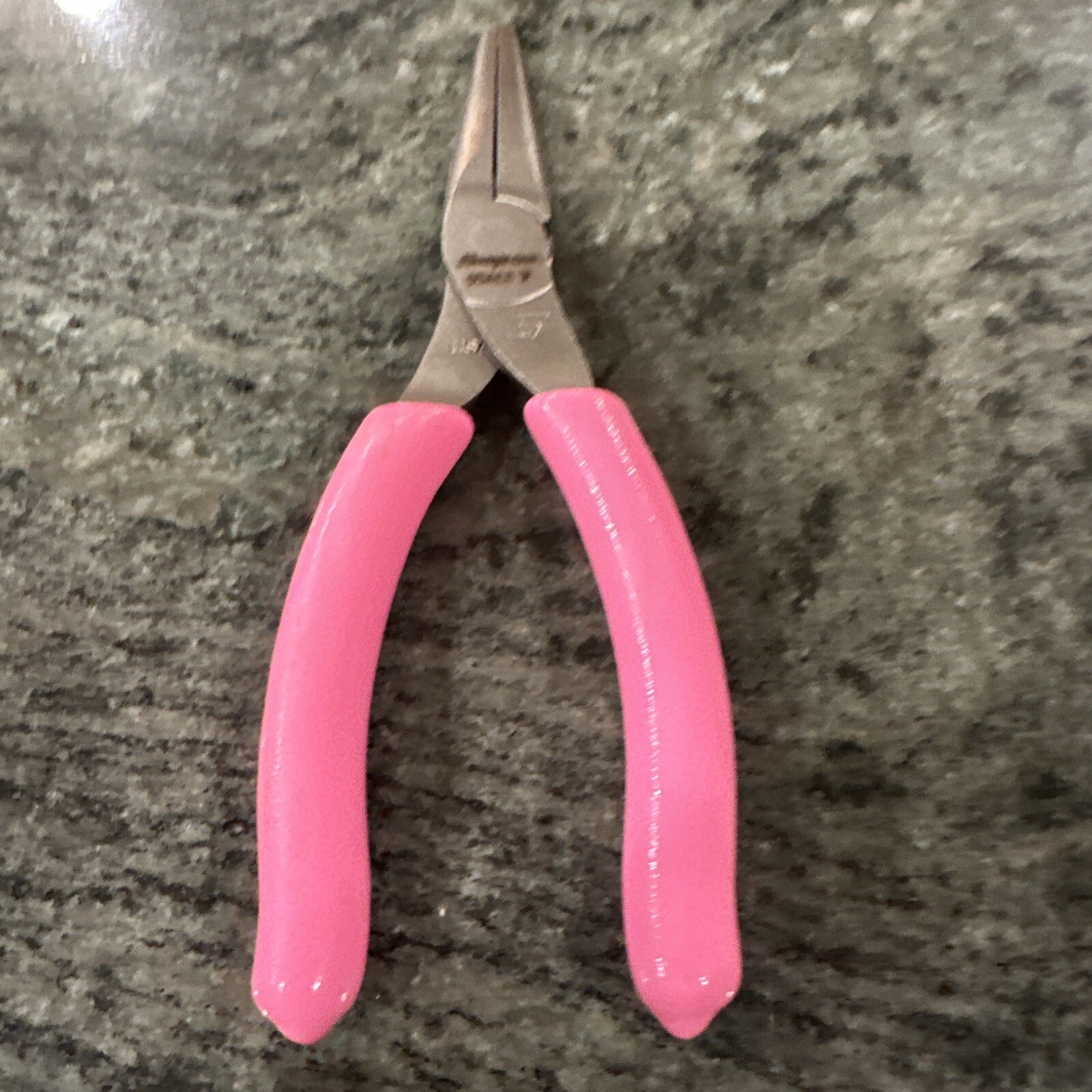 Snap-On 95acf 6″ talon grip needle nose pliers pink