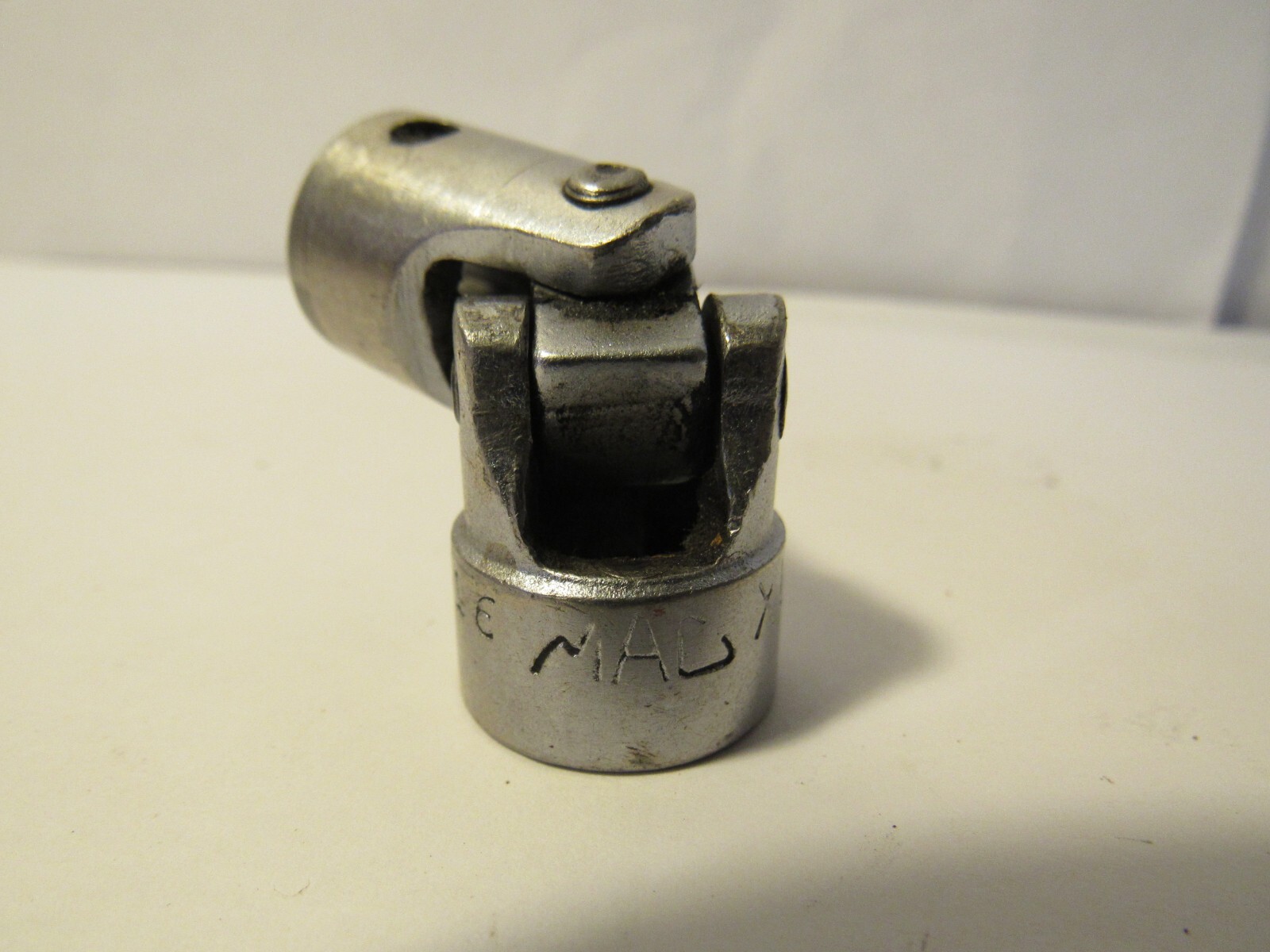 MAC Tools XU186 3/8″ Drive 9/16″ 6 Point Universal Flex Swivel Socket H91KD