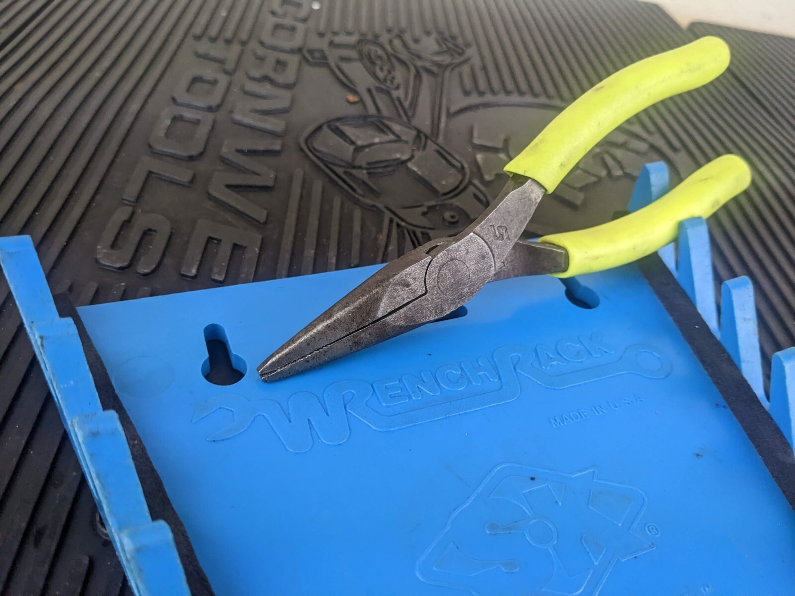 #az165 Snap-on Tools USA HI-VIZ 6″ Soft Grip Needle Nose Pliers 95ACFHV