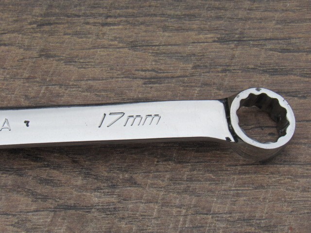 SNAP ON 17MM OEXM170B 17MM OPEN END 12 POINT BOX END COMB. WRENCH 17 MM USED