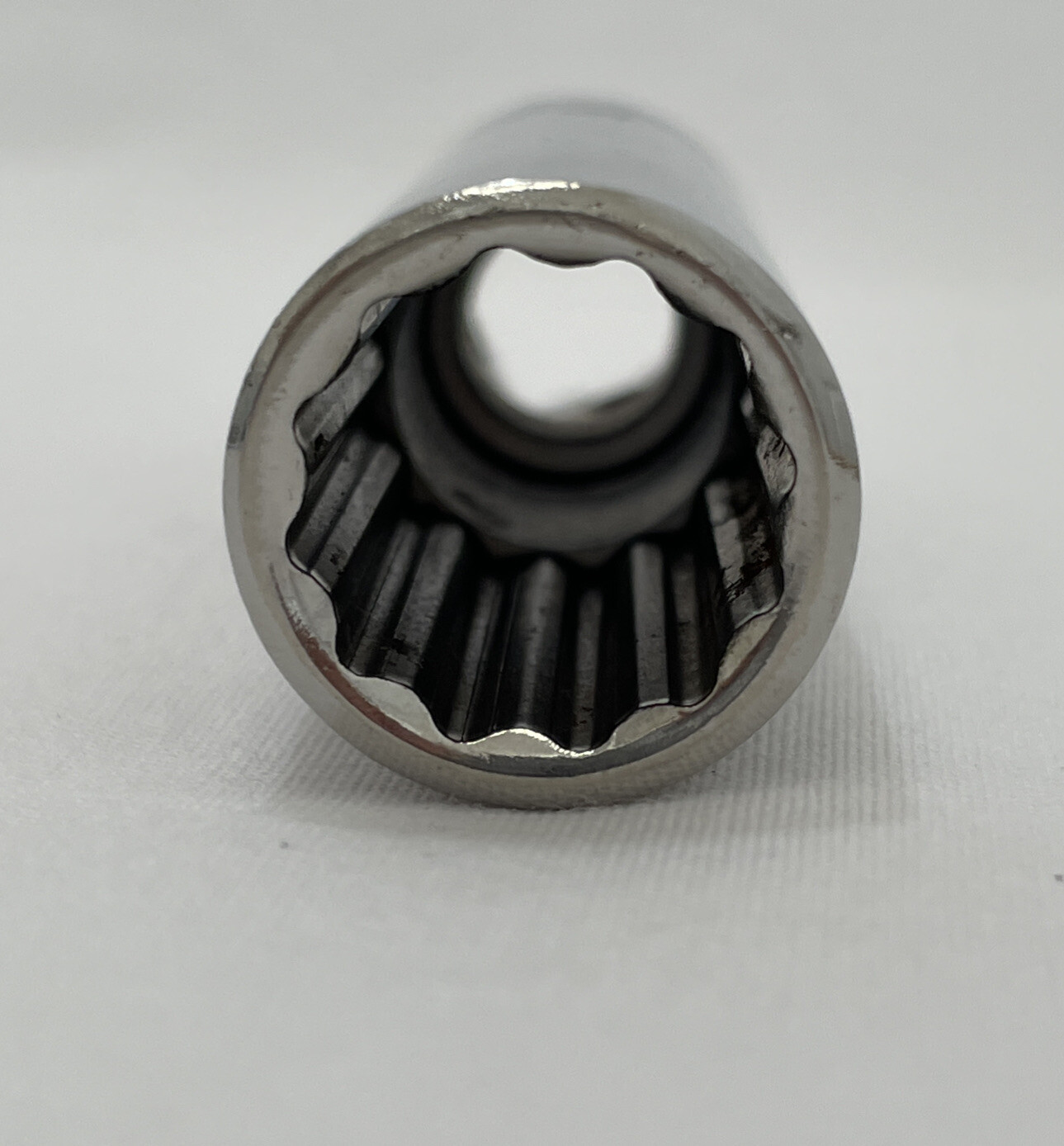 Husky Deep Socket 1/2″ Drive 12-Point Size 5/8”
