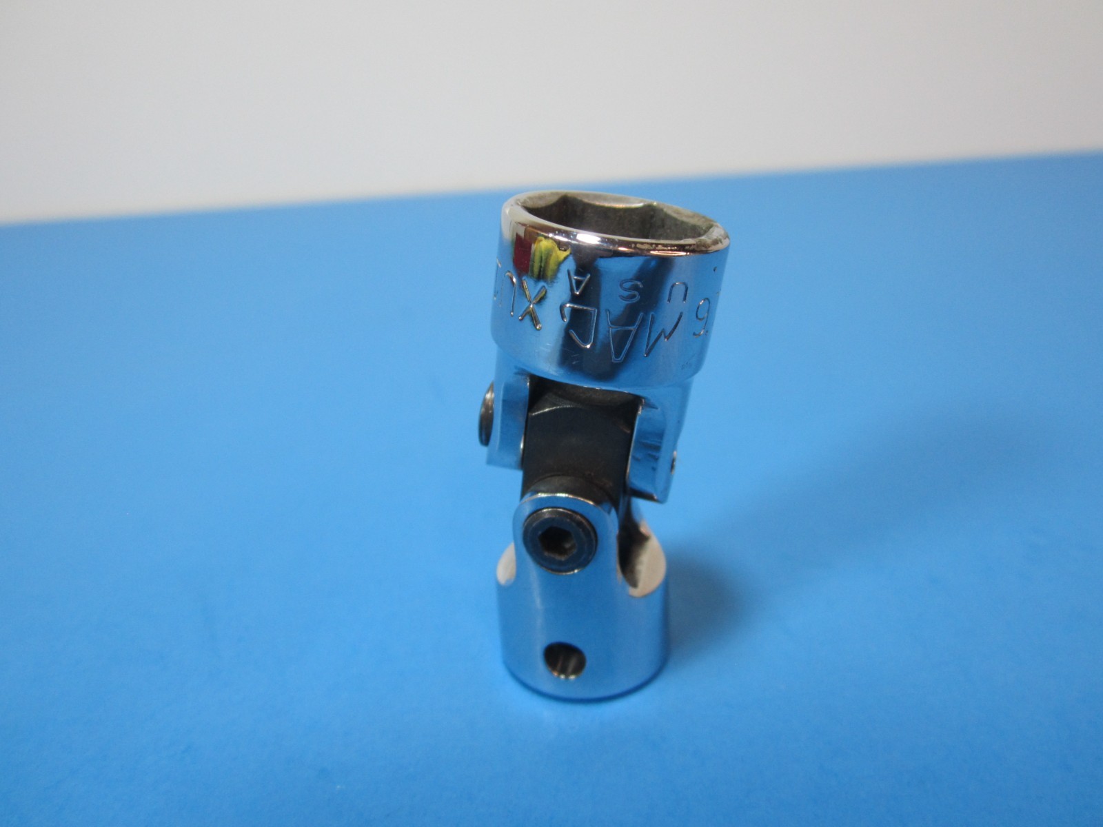 MAC TOOLS XU186, 9/16-inch 6-point 3/8-drive Universal shallow socket *USA*