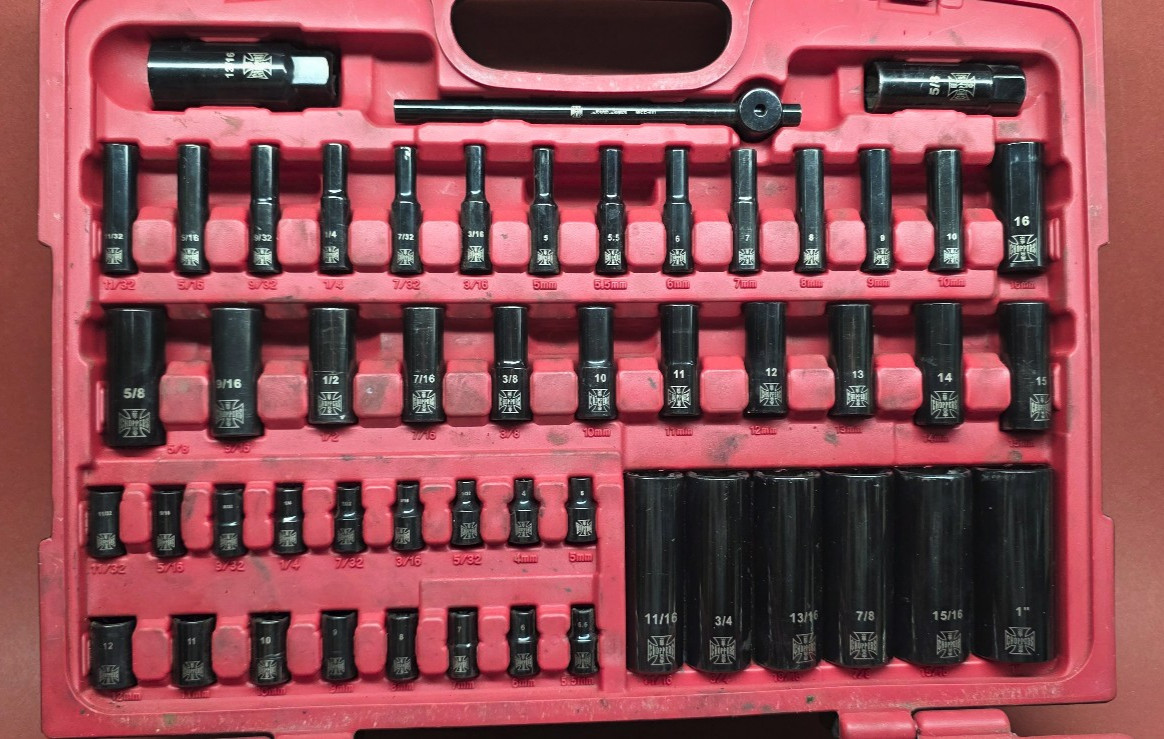 Mac Tools Jesse James 1/4″ 3/8″ 1/2″ Drive 89 Piece Socket Set Metric SAE