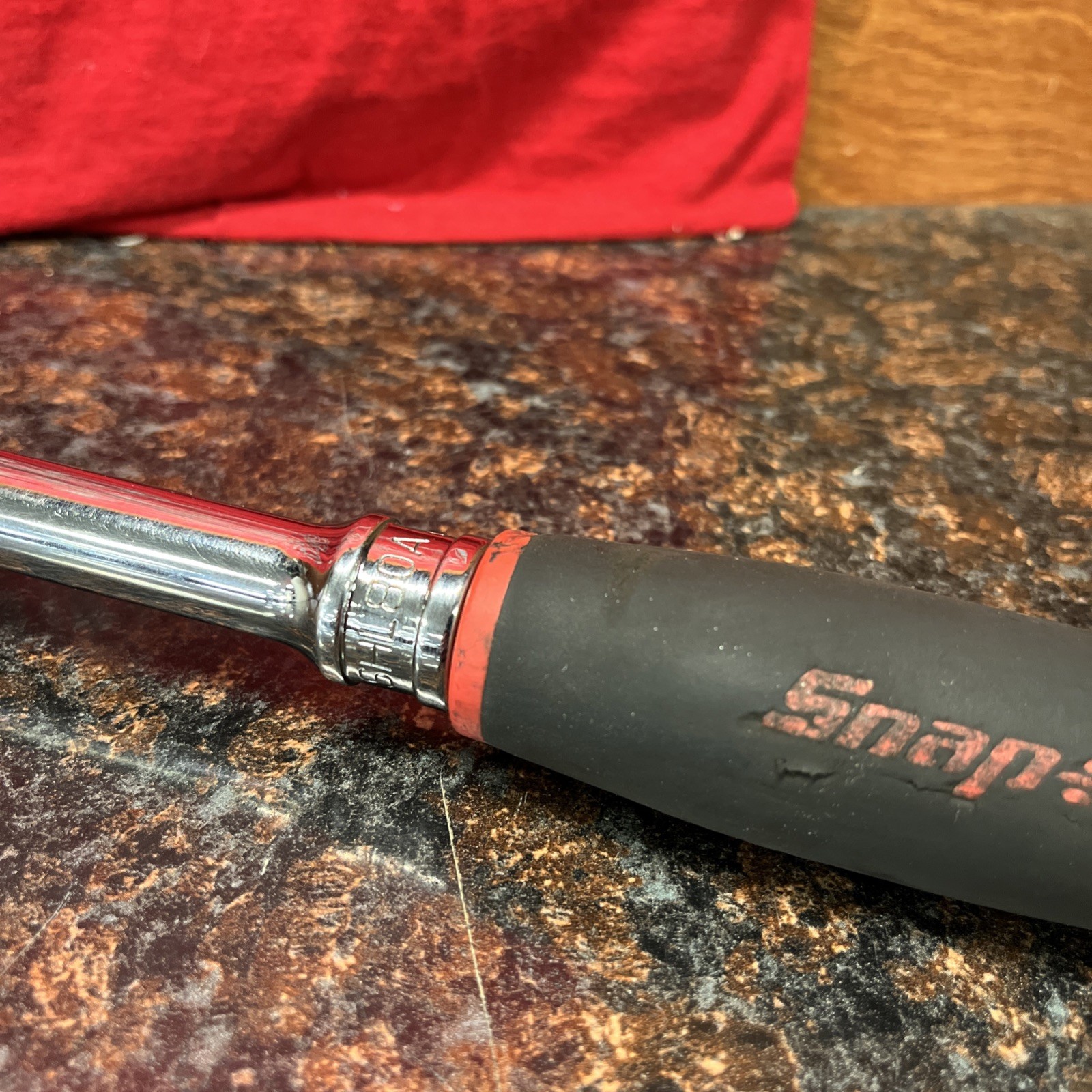 Snap-On SHL80A 1/2″ Drive Soft Grip Long Handle Ratchet (Red) – (LOOK)