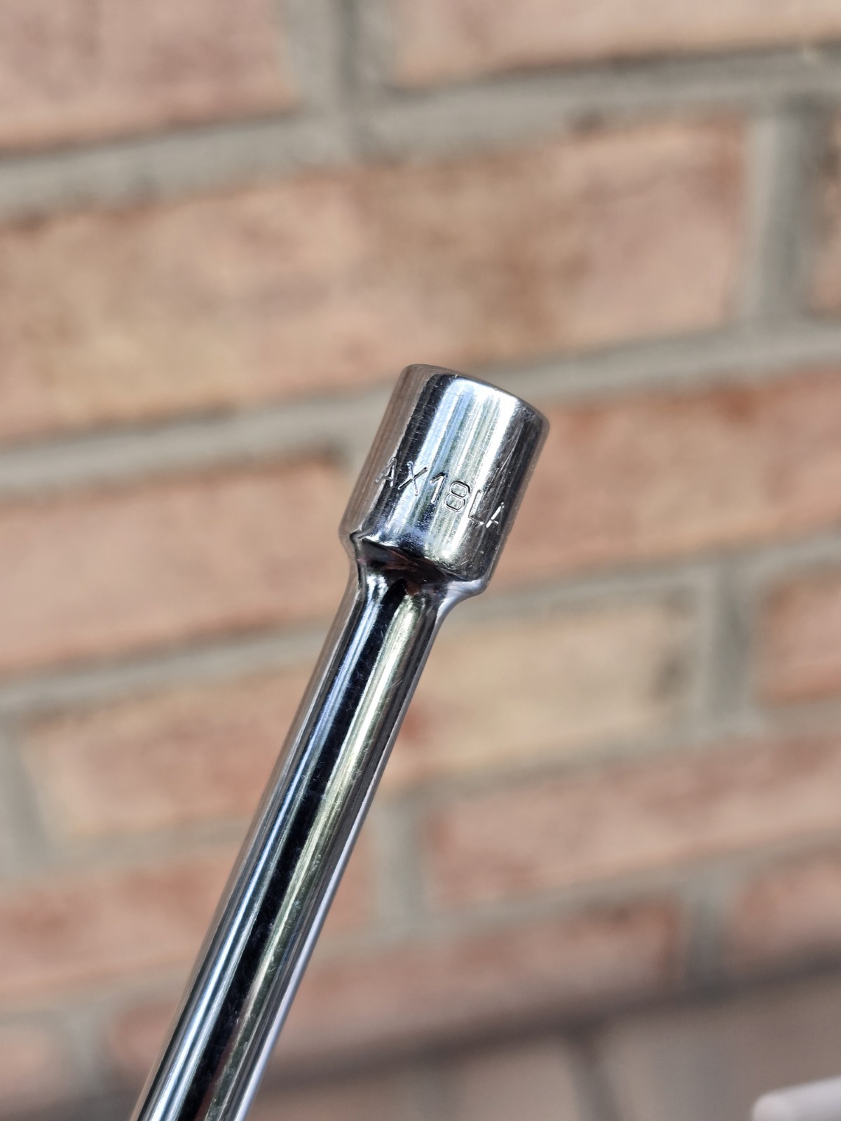 Matco Tools AX18LA 1/4 Drive 18 Inch Locking Socket Extension – Excellent